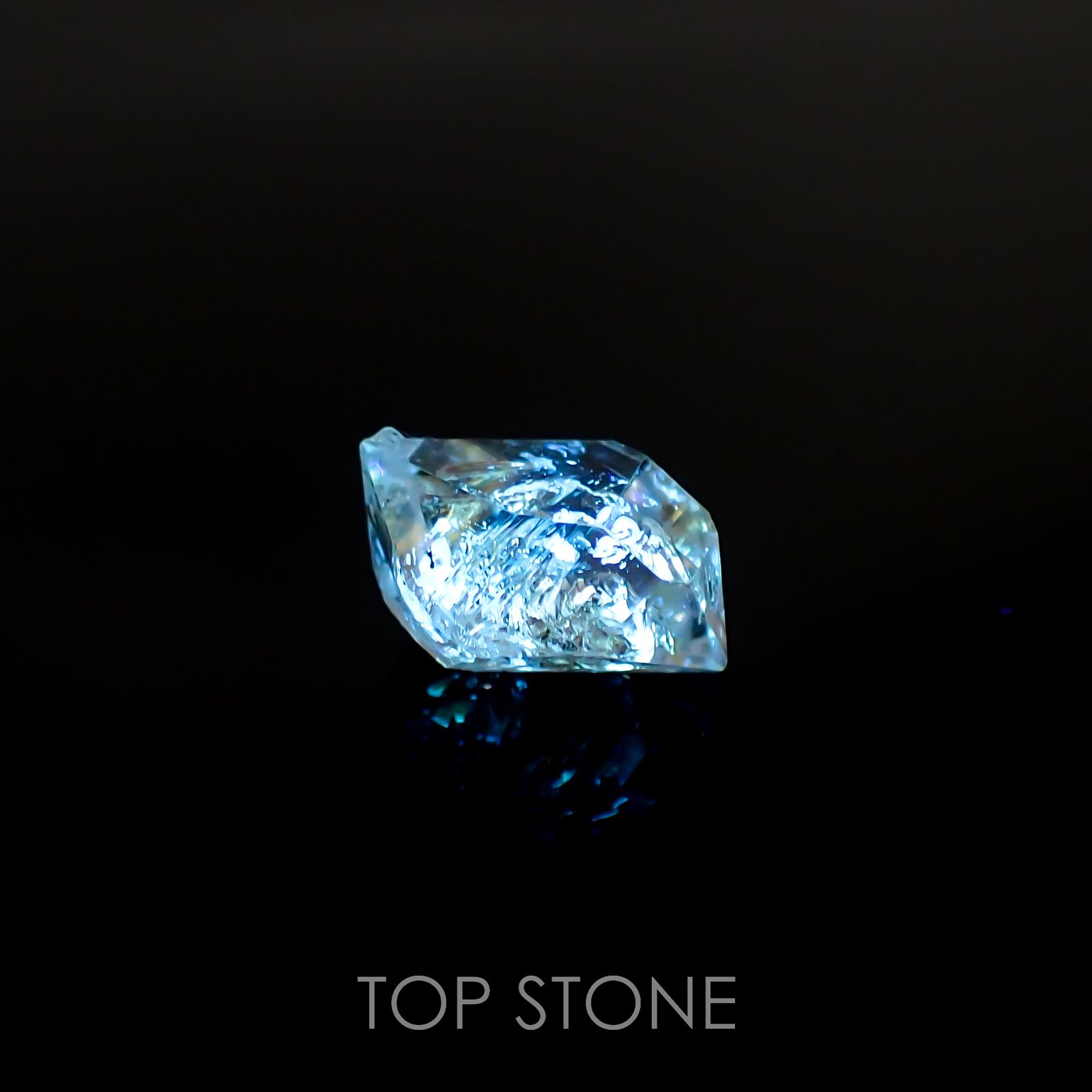 オイルインクォーツ 原石パキスタン産 4.71ct[220515876]13.3x9.6mm前後