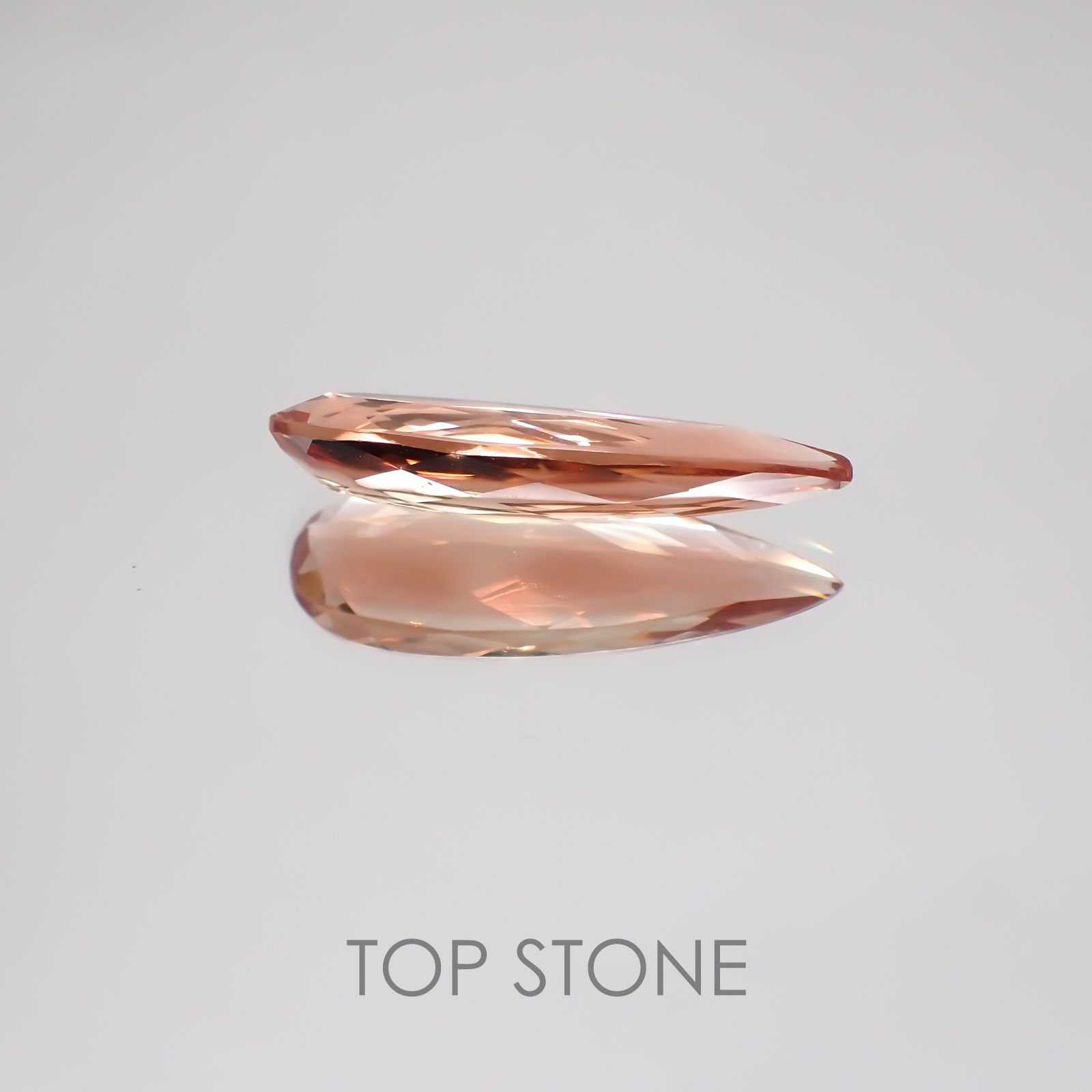 オレゴンサンストーン(宝石名ラブラドライト・サンストーン) アメリカ・オレゴン州産 3.393ct ソ付(彩珠)[20073674]20.7×6.9mm前後