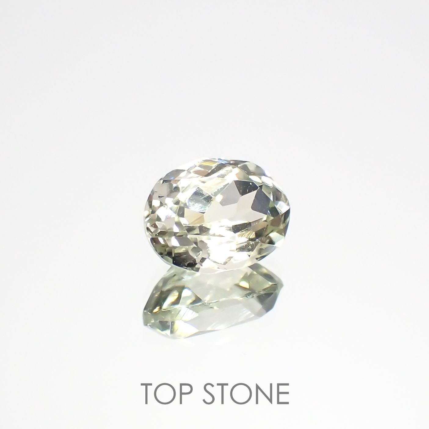 シリマナイト(宝石名シリマナイト)インド産 1.54ct 識別済[221018464]8.1x6.2mm前後