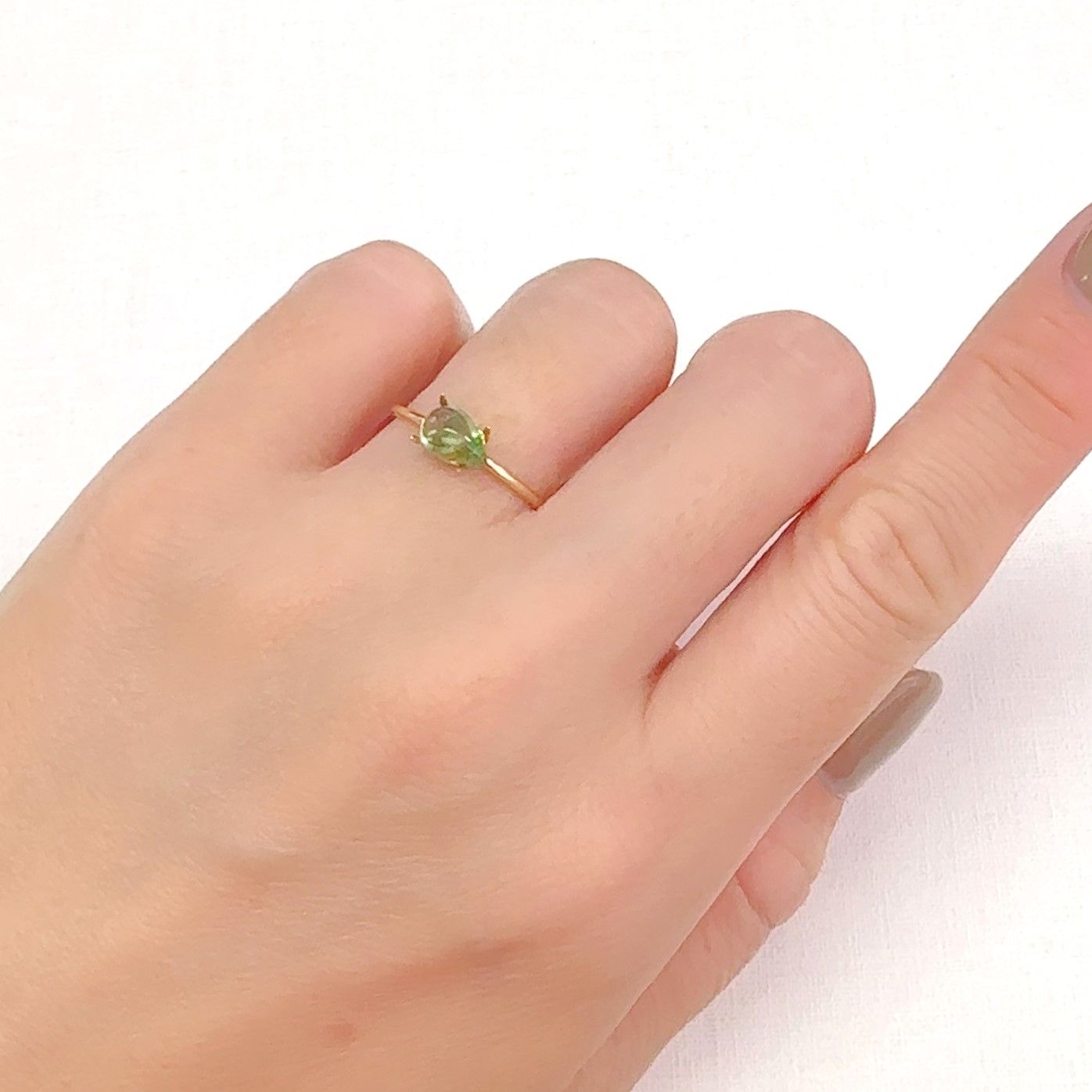 バイカラーツァボライト(宝石名グリーン グロッシュラー・ガーネット)タンザニア産 0.97ct 識別済[240928892]7x4.9mm前後