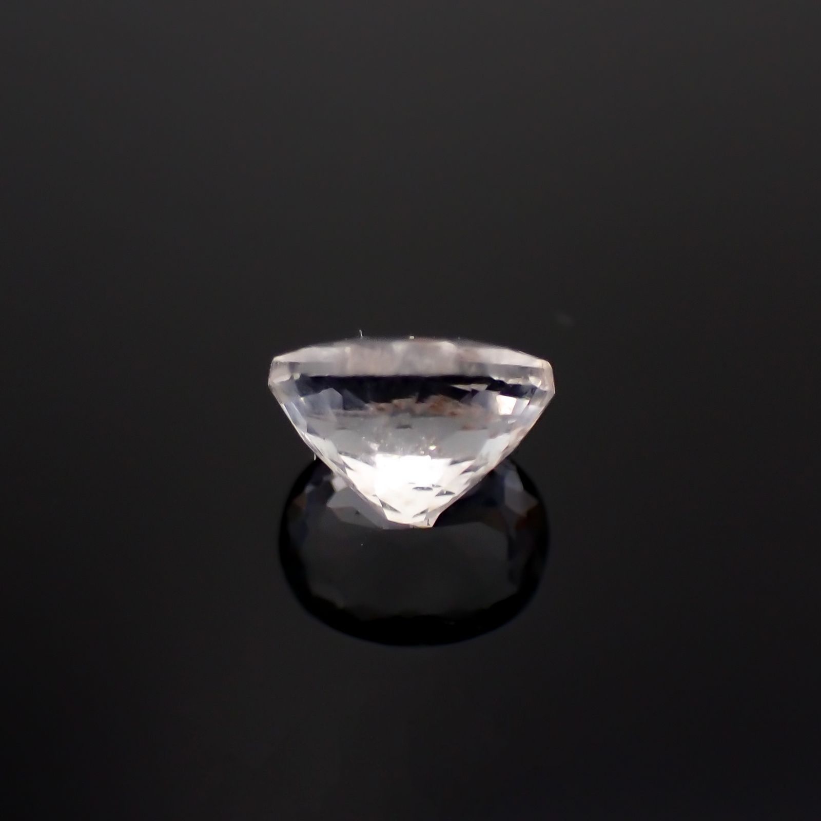 テネブレッセンススキャポライト アフガニスタン産 0.60ct / 6.1x4.8mm前後 [251218567]