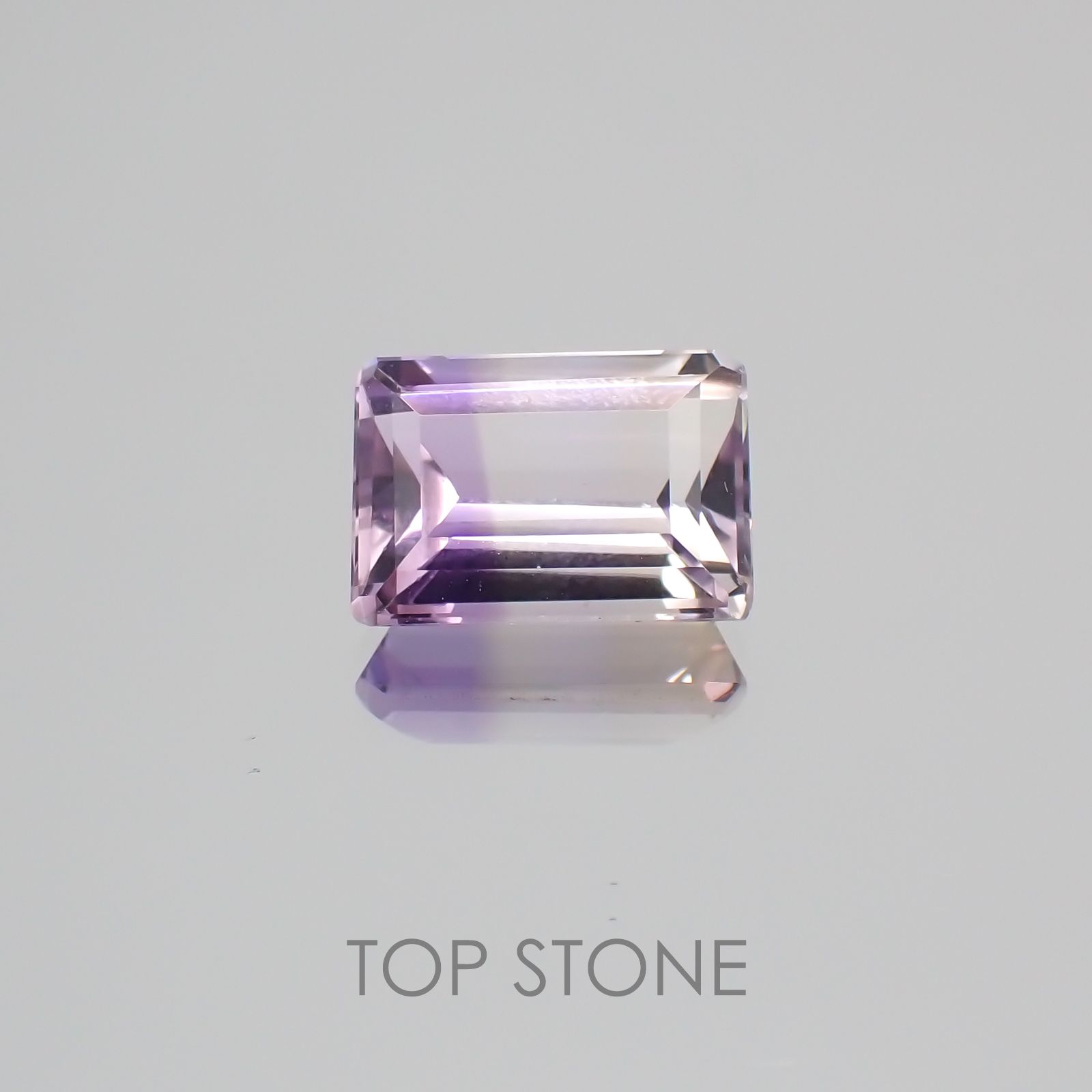 アワーグラスアメジスト(宝石名バイカラー・クォーツ) モロッコ産 2.73ct 識別済[21038596]10.2×7.1mm前後