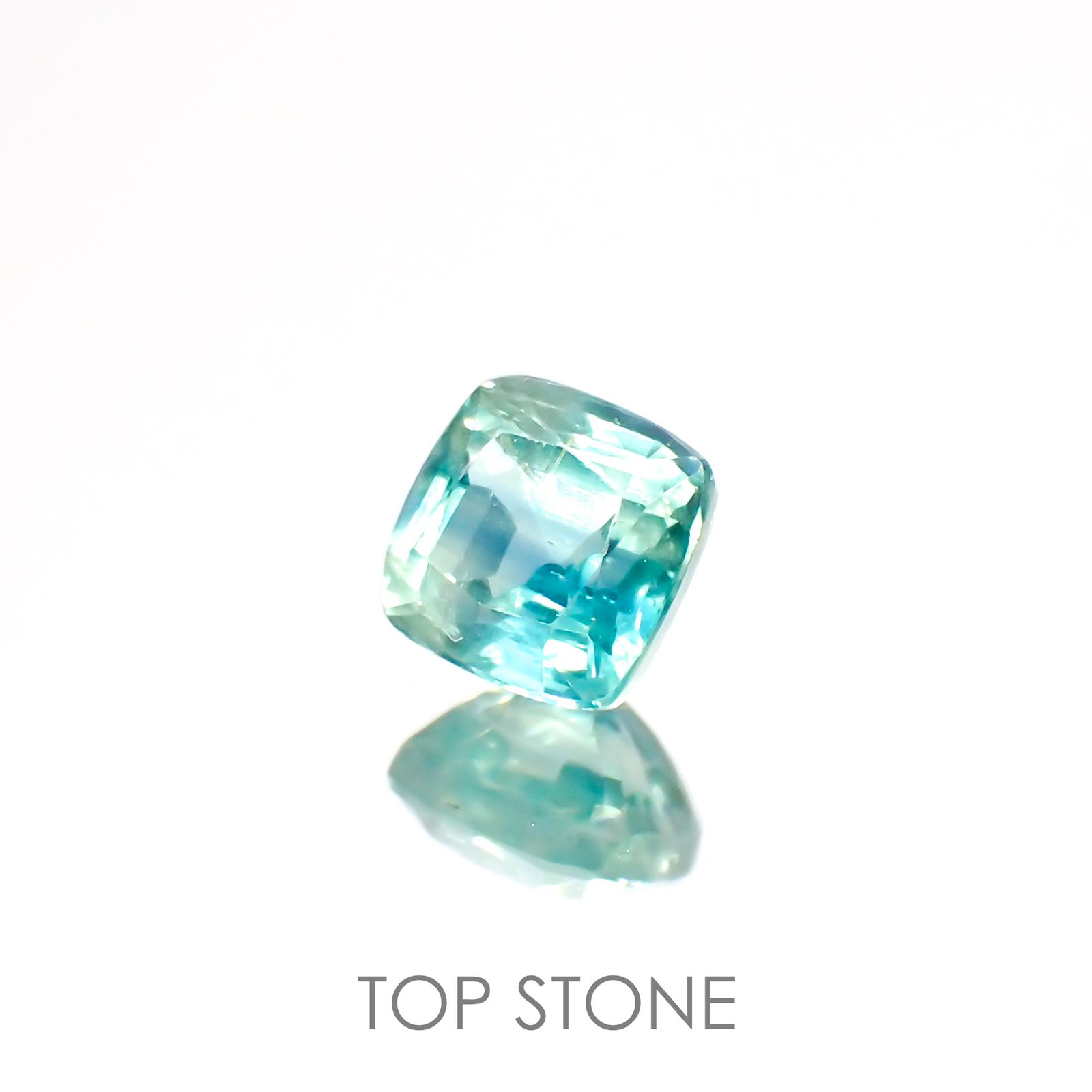 バイカラーカイヤナイト(宝石名カイヤナイト)ネパール産 0.98ct 識別済[220115365]5.1x5mm前後