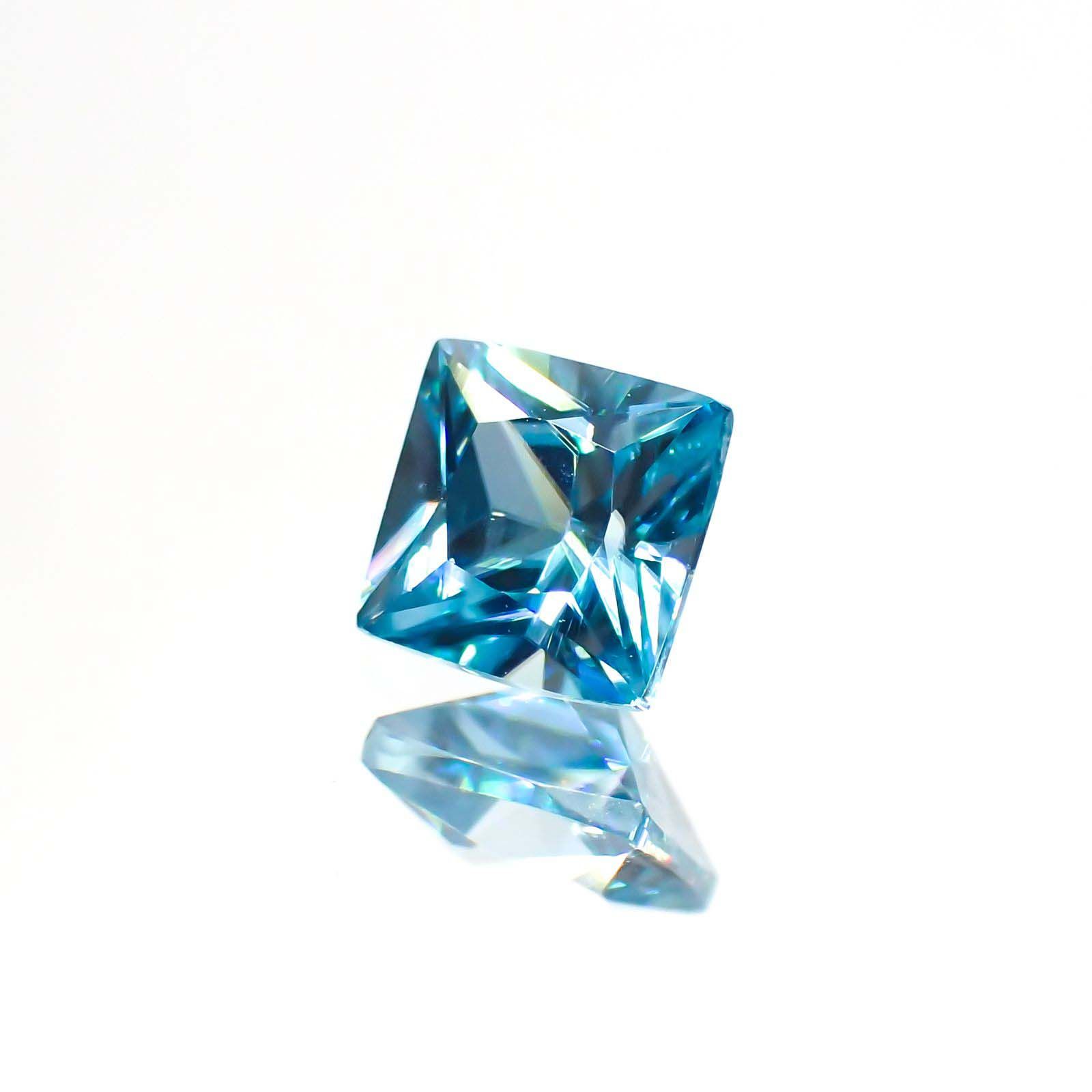 ◇プリンセスカット◇ブルージルコン(宝石名ジルコン)カンボジア産 0.96ct 識別済[220113990]5x4.9mm前後