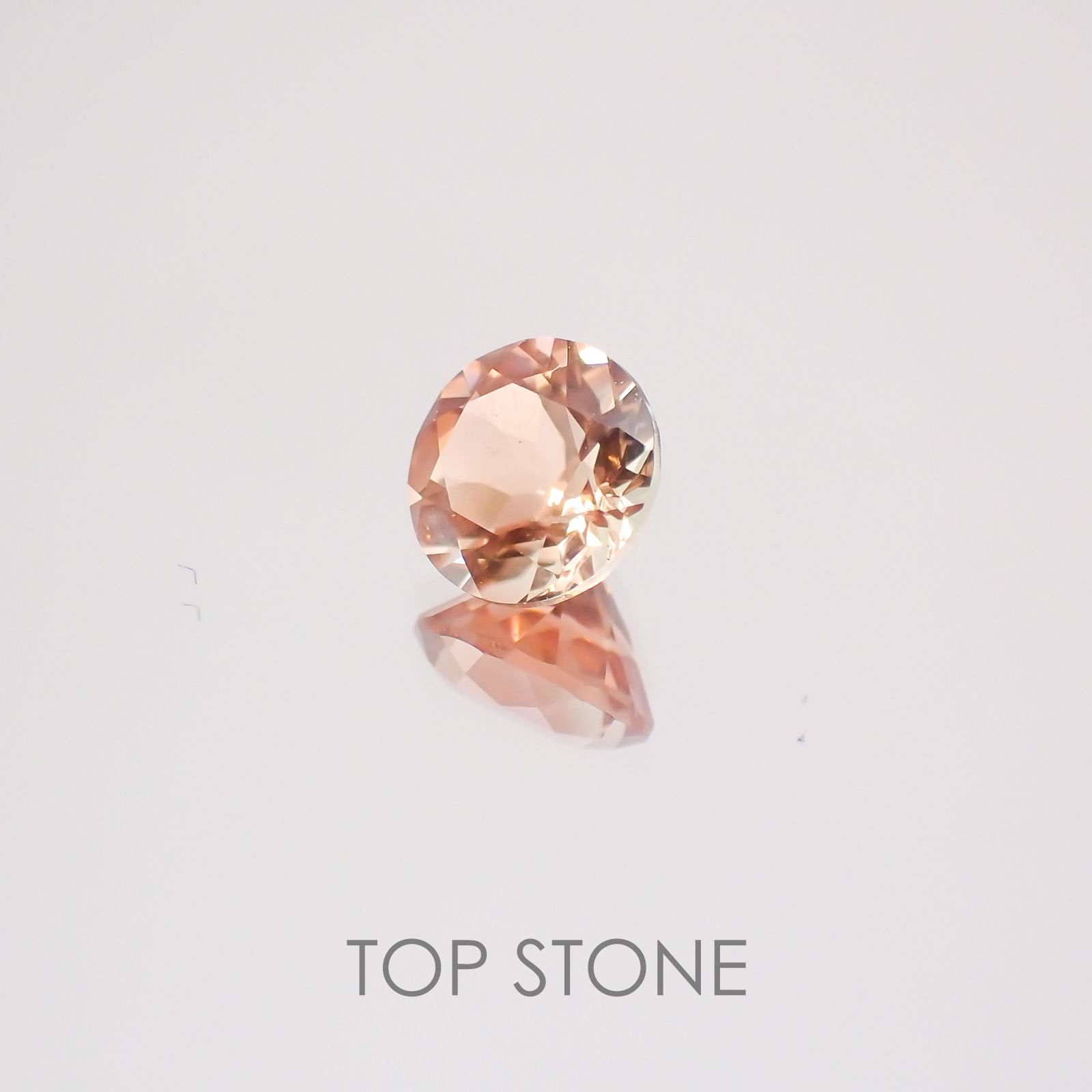 オレゴンサンストーン アメリカ産 ルース 0.78ct[20128874]5.9×5.9mm前後