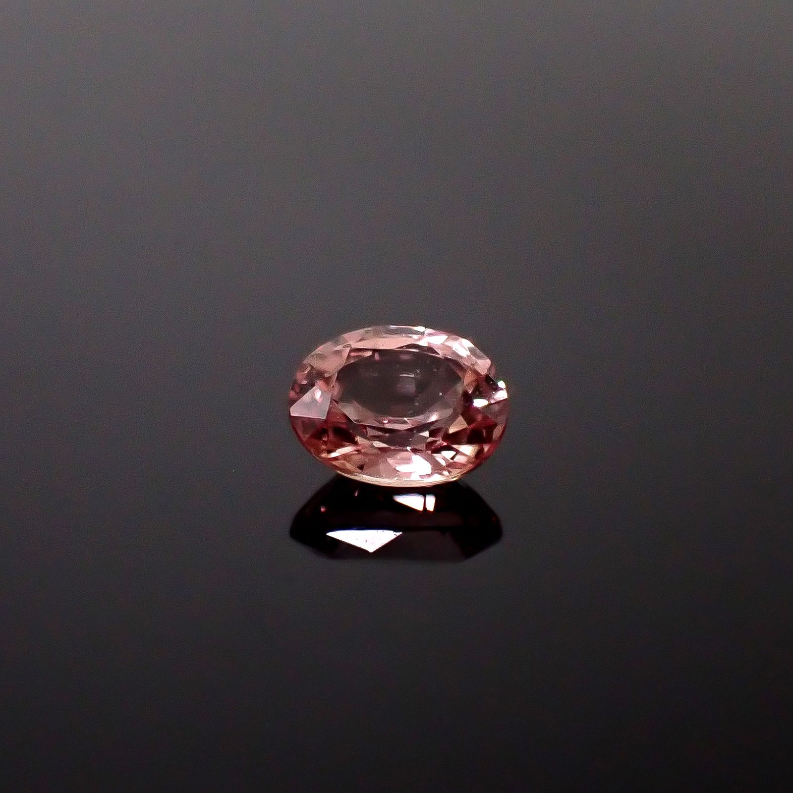 パパラチャサファイア 非加熱(宝石名サファイア/別名パパラチャ・サファイア)スリランカ/マダガスカル産 GIA鑑付 0.52ct / 5.16x4.13mm前後 [260131617]