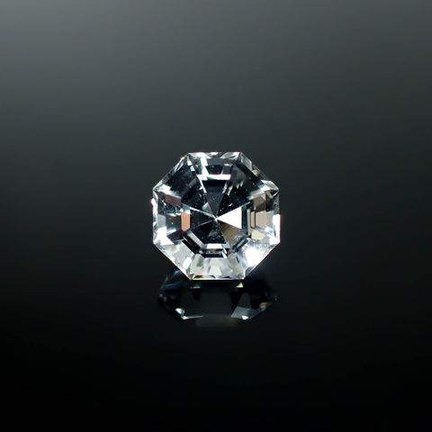 ◇オクタゴンカット◇レムリアンシードクリスタル(保証シール付き) ブラジル産 1.56ct / 7.2x7.1mm前後 [250730861]