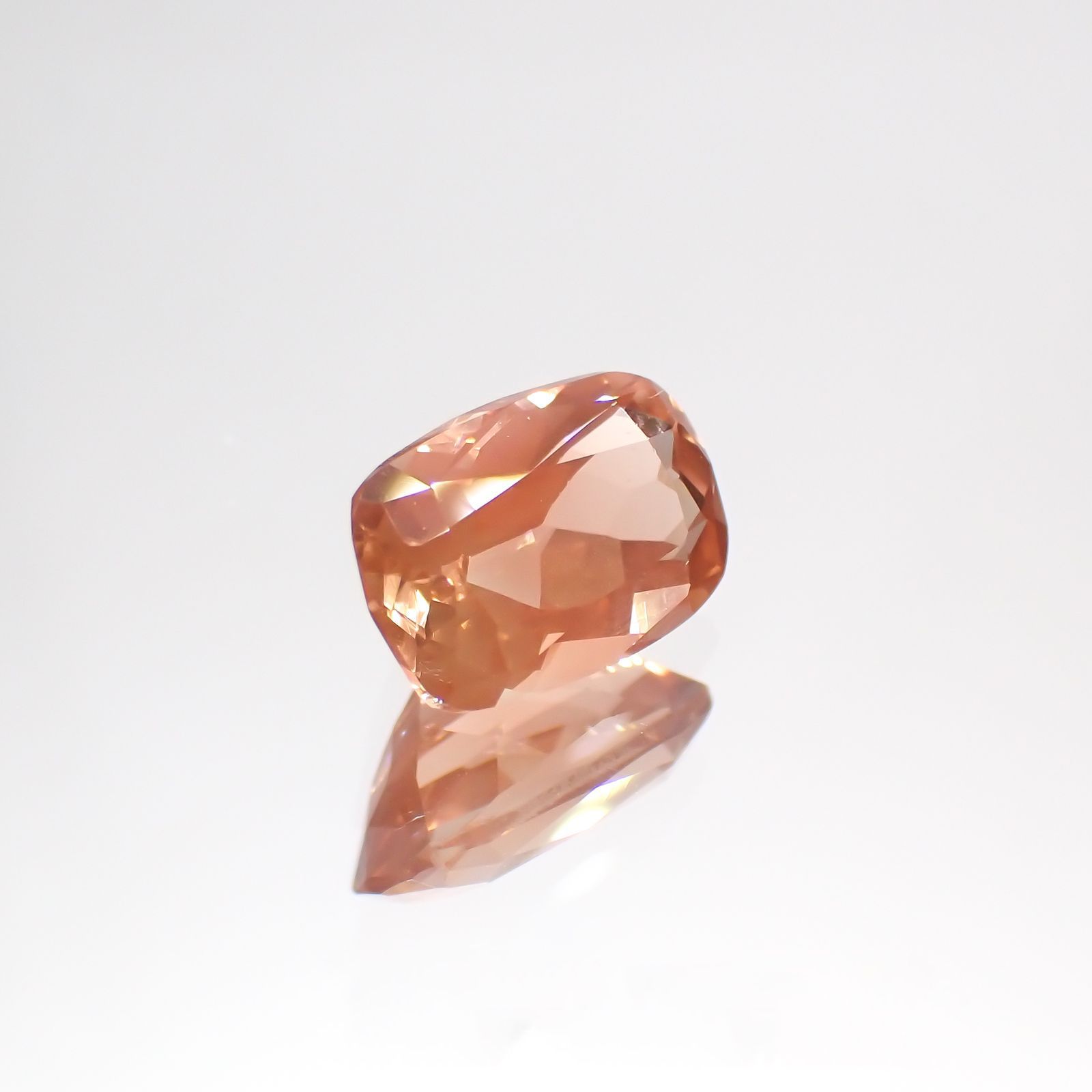 オレゴンサンストーン(宝石名ラブラドライト)アメリカ・オレゴン州産 1.25ct 識別済[231023906]8.3x5.6mm前後