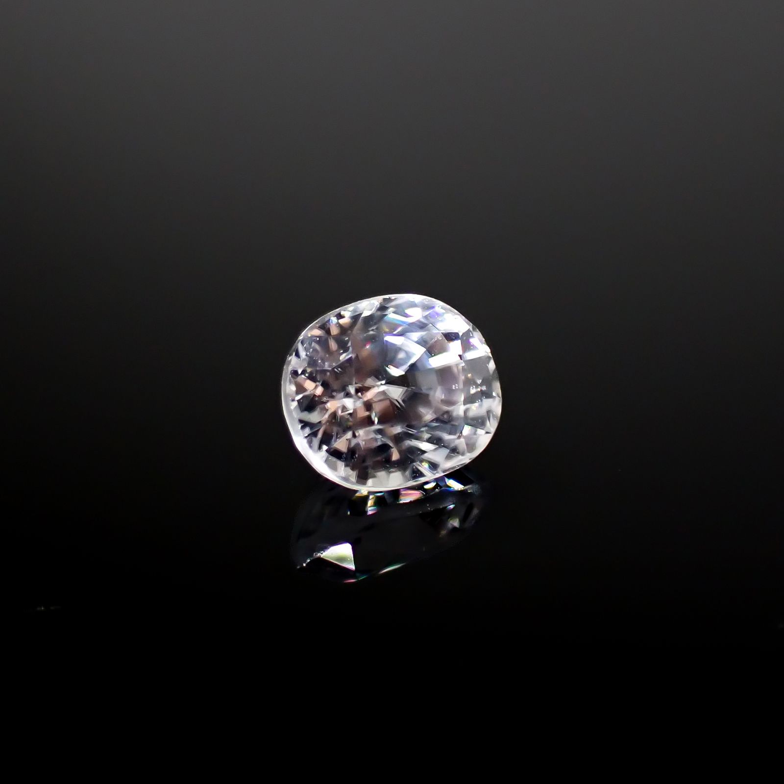 カラーレスジルコン(宝石名ジルコン)スリランカ/カンボジア産 1.35ct 識別済[240928894]6.1x5.1mm前後