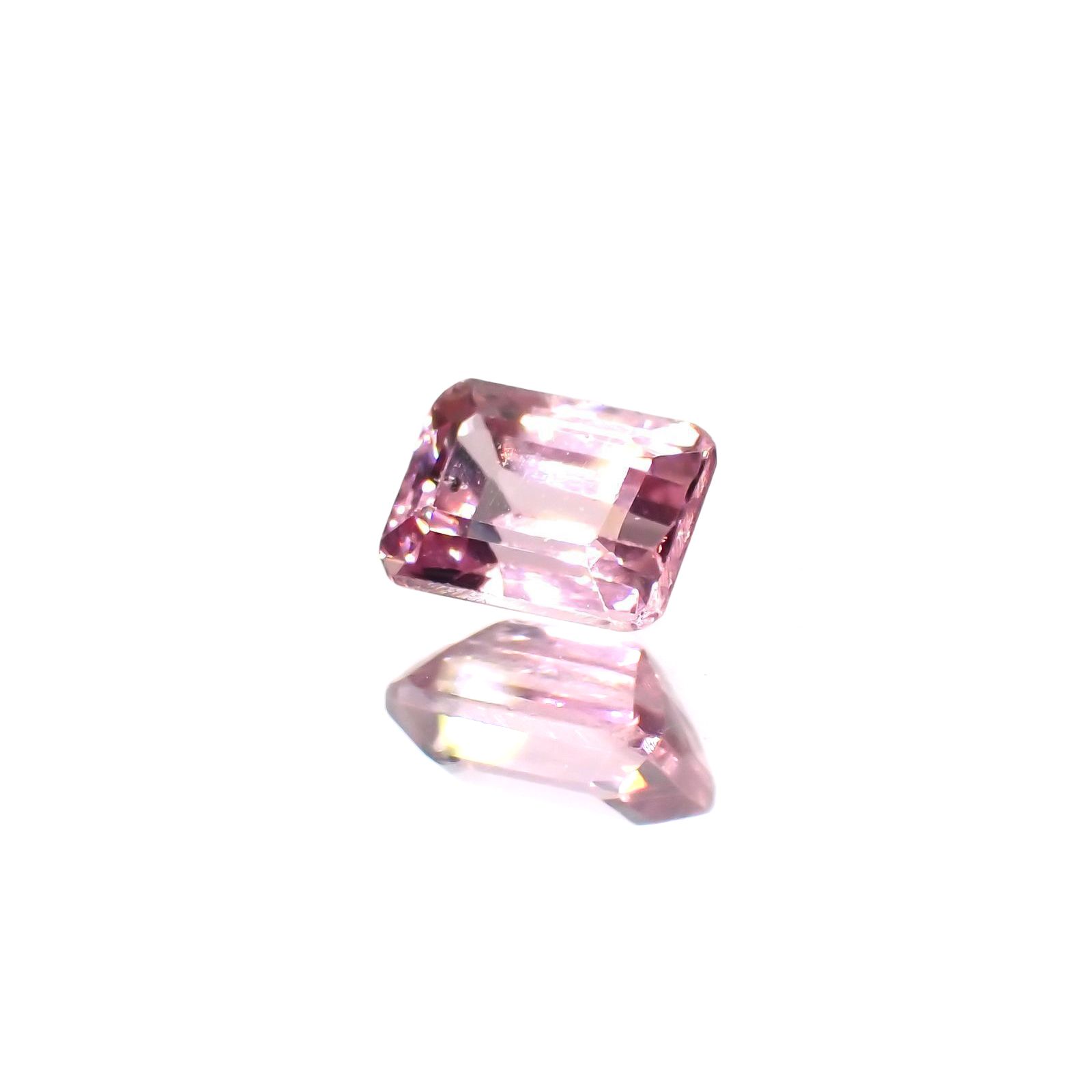 マラヤガーネット(宝石名ガーネット)タンザニア産 識別済 0.93ct / 6x4.3mm前後 [220113838]