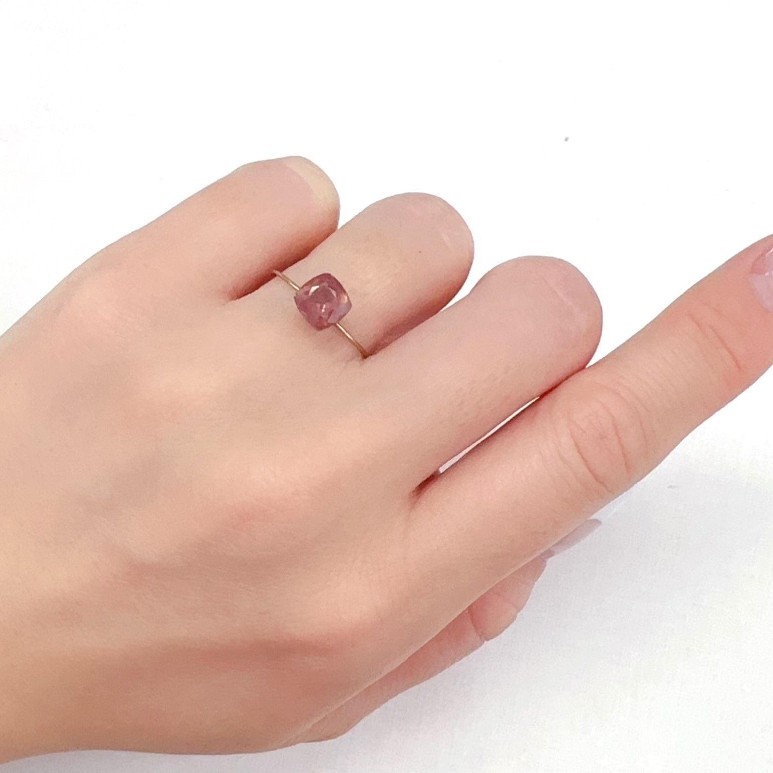 ピンクアパタイト ブラジル産 1.42ct [251224927]6.6x6.5mm前後