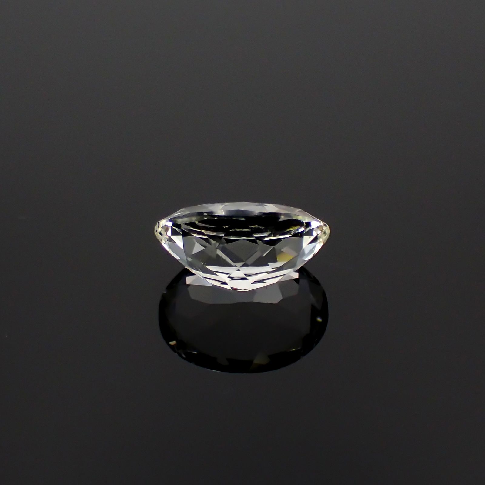 サニディン ドイツ・フルカナイフェル郡産 3.31ct[231023690]12.2x8.7mm前後