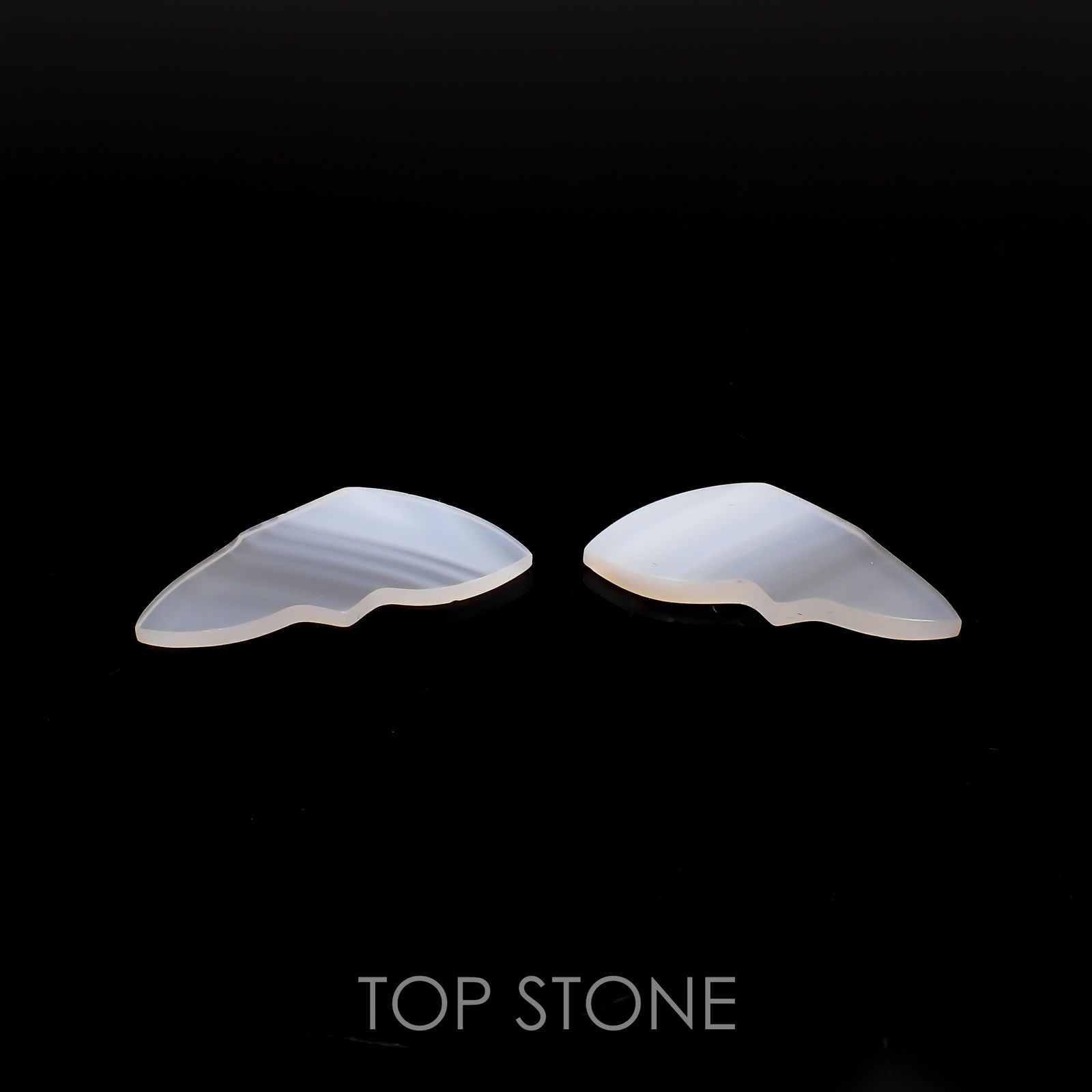 ◇カスタムカット◇アイリスアゲート2個セット(蝶々) スライス インドネシア・スマトラ産 12.69ct[221219251]29.1-27.8x17.5-14.6mm前後