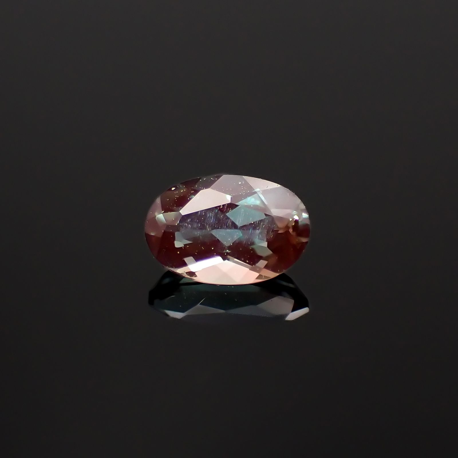 カラーチェンジアンデシン モンゴル産 0.39ct[230421473]5.8x3.9mm前後