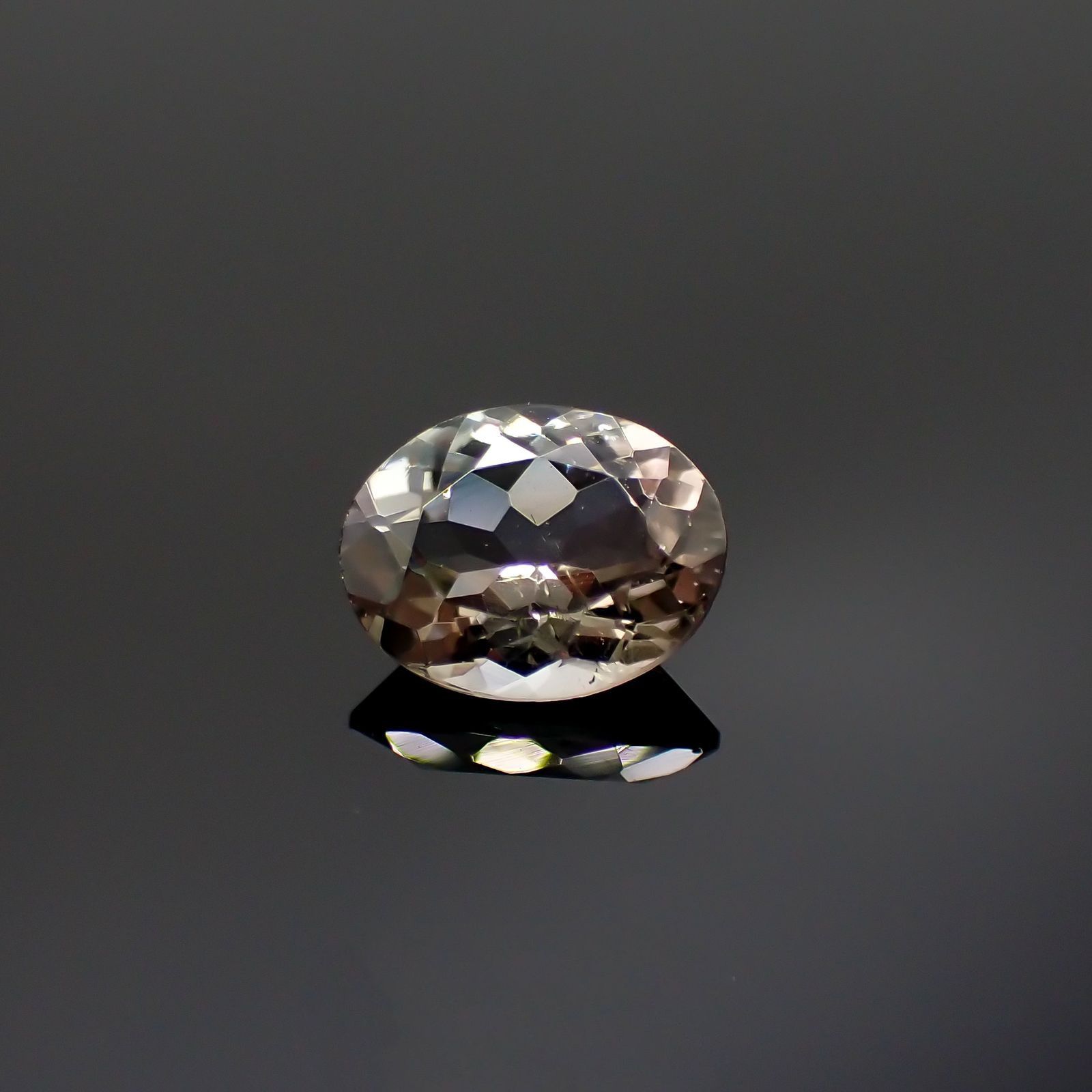 バイカラートルマリン(宝石名バイカラー・トルマリン)コンゴ民主共和国産 1.613ct ソ付(彩珠)[220717026]8.7x6.9mm前後