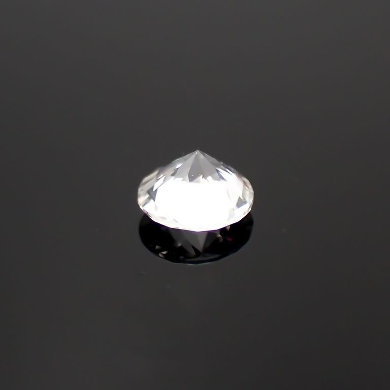 フォルステライト(宝石名フォルステライト)ミャンマー産 0.205ct ソ付(彩珠)[221219720]3.8x3.8mm前後