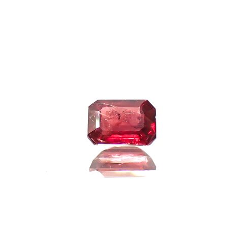 バーガンディーサファイア(宝石名サファイア)タンザニア産 0.24ct 識別済[240226289]3.9x2.7mm前後