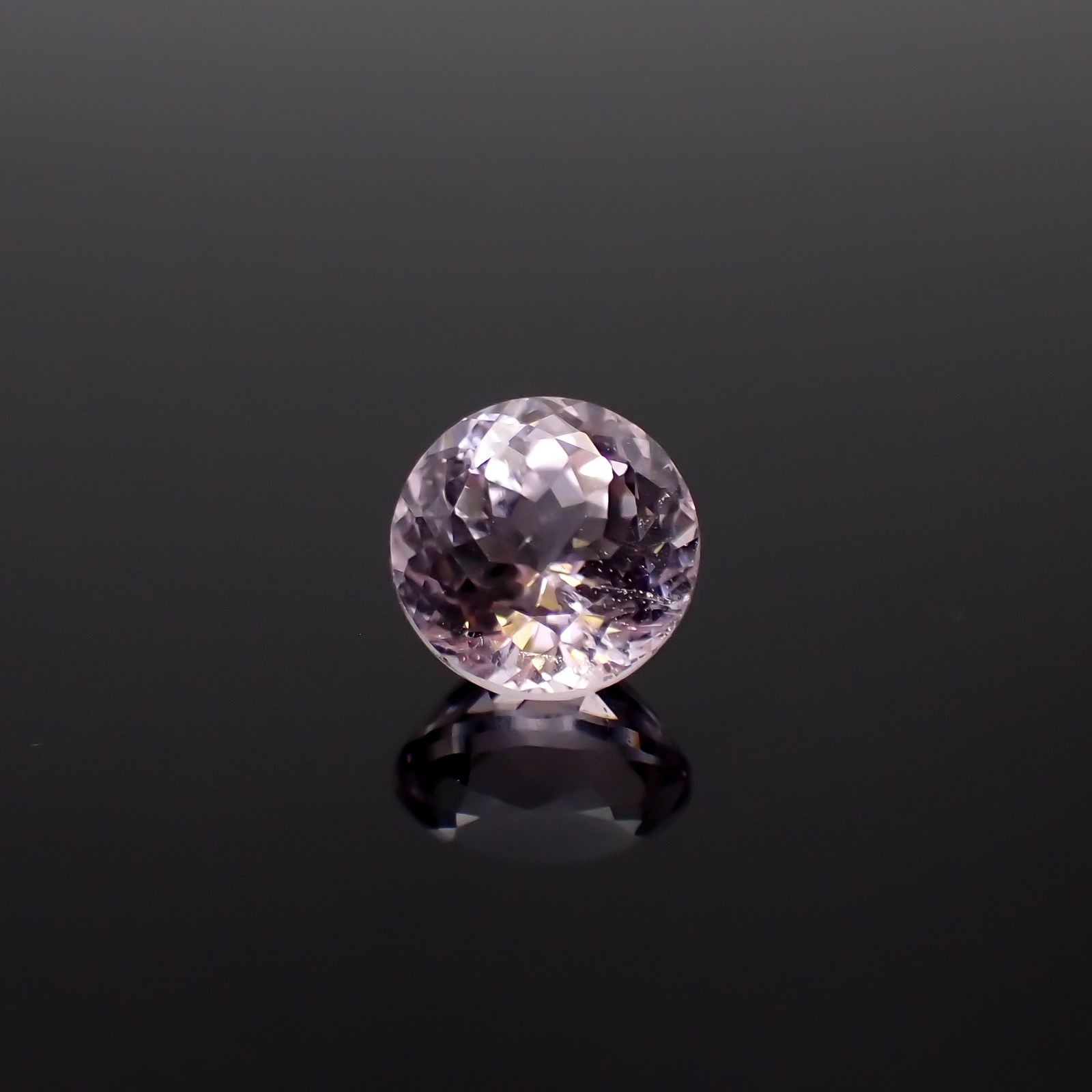 クンツァイト アフガニスタン産 2.85ct [251124359]8.2x8.2mm前後