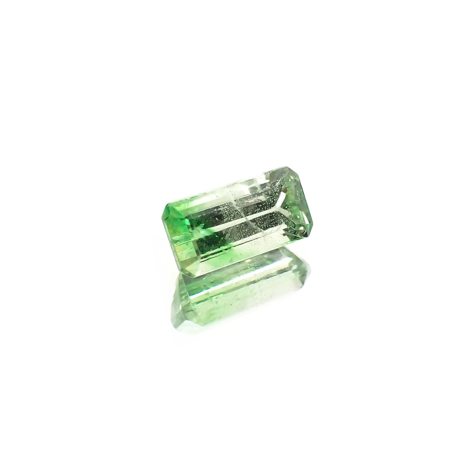 バイカラーツァボライト(宝石名グリーン グロッシュラー・ガーネット) タンザニア産 1.23ct 識別済[210711909]7.9×4mm前後
