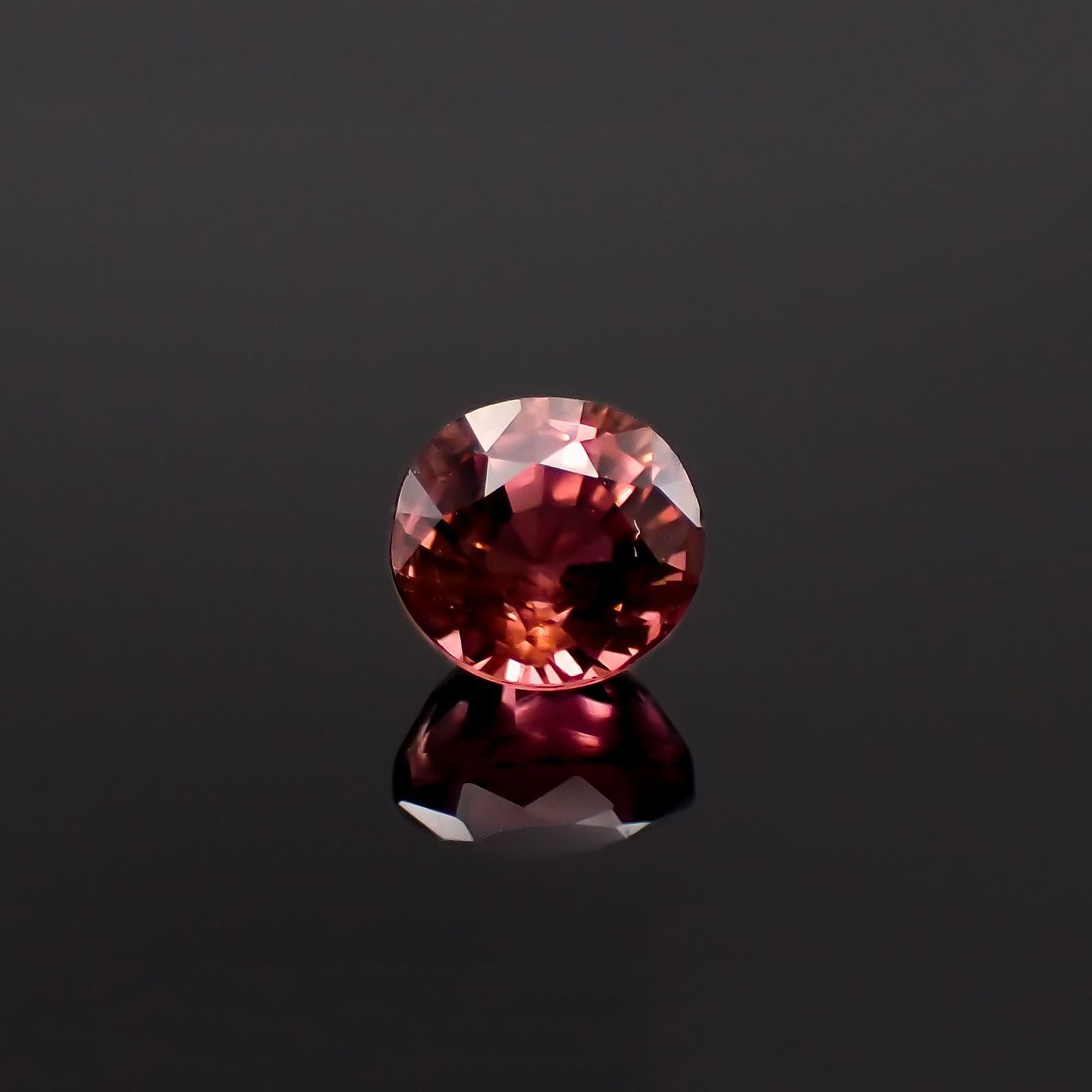 ローズピンクトルマリン(宝石名ピンク・トルマリン)ブラジル/アフリカ産 識別済 1.27ct / 6.4x6mm前後 [230120084]