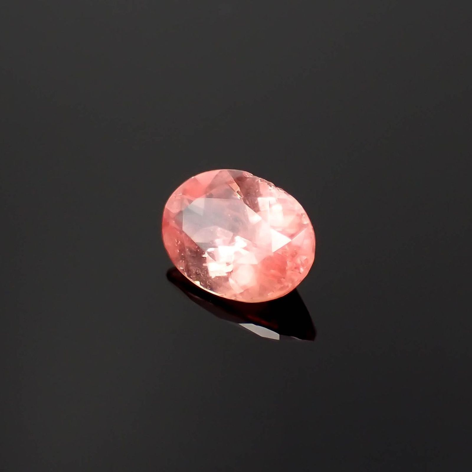 ロードクロサイト(宝石名ロードクロサイト)アメリカ・コロラド州スイートホームマイン産 識別済 0.82ct / 7.1x5mm前後 [230220717]