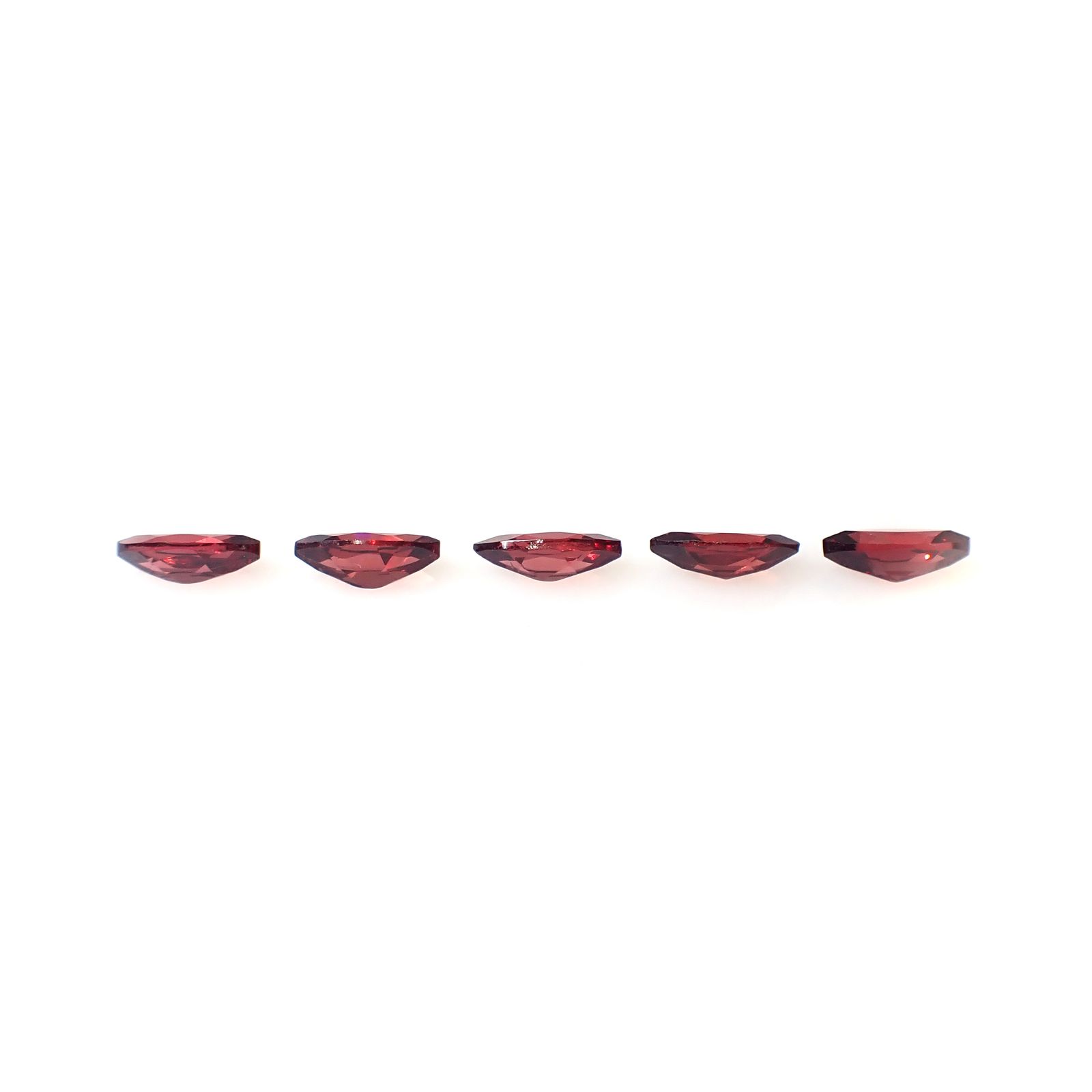 <ランダムセレクト1個販売>パイラルスパイトガーネット モザンビーク産 約0.40ct [250129789-PAC]7x3.5mm前後