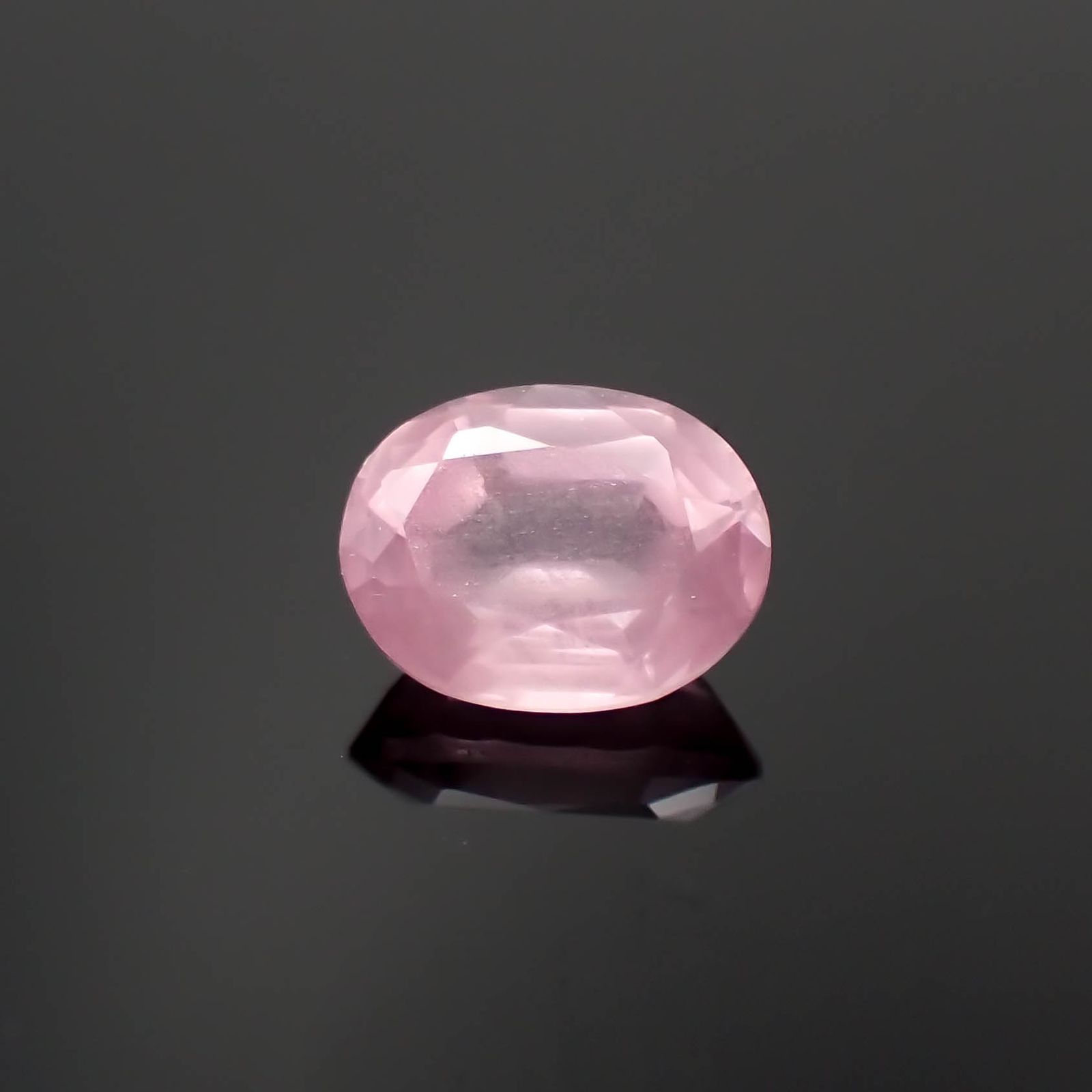シルキーピンクスピネル(宝石名スピネル)タンザニア産 0.38ct 識別済[240219489]4.9x3.8mm前後
