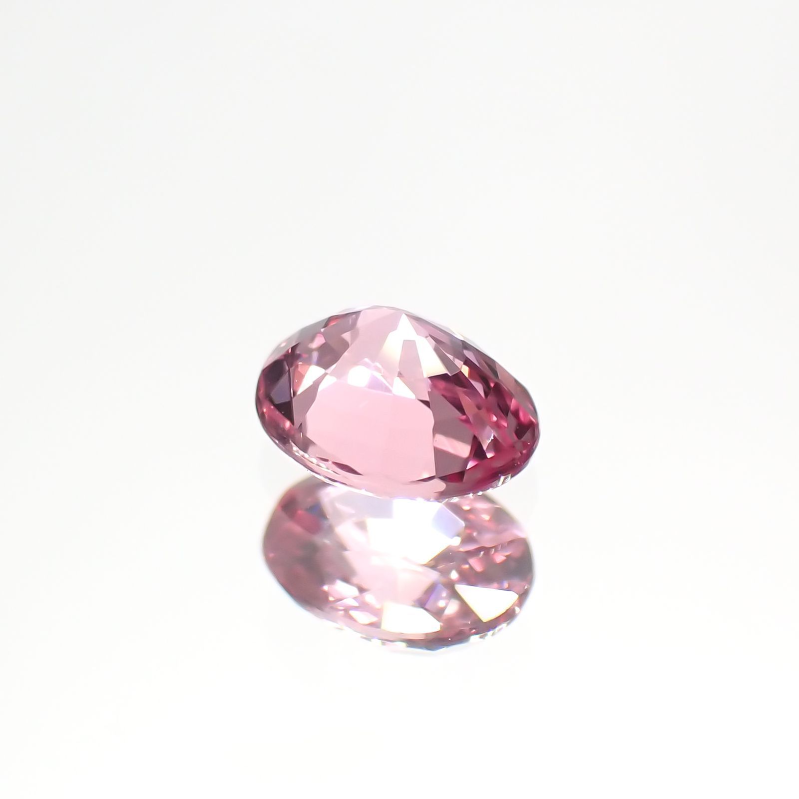 パパラチャサファイア(宝石名サファイア/別名パパラチャ・サファイア) スリランカ産 0.412ct DGL鑑付[21019430]4.9×4mm前後