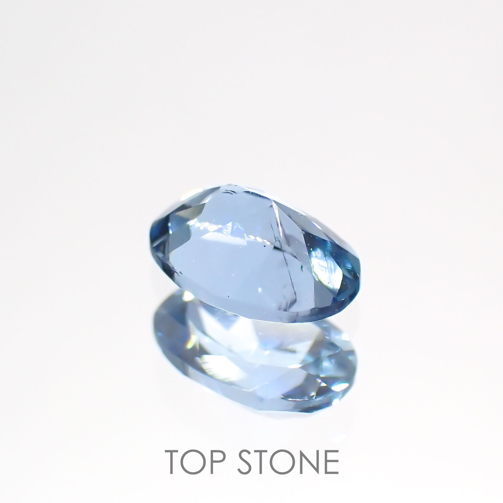 サンタマリアアクアマリン(宝石名アクアマリン) ブラジル産 0.418ct ソ付(彩珠)[210812638]6.2×4mm前後