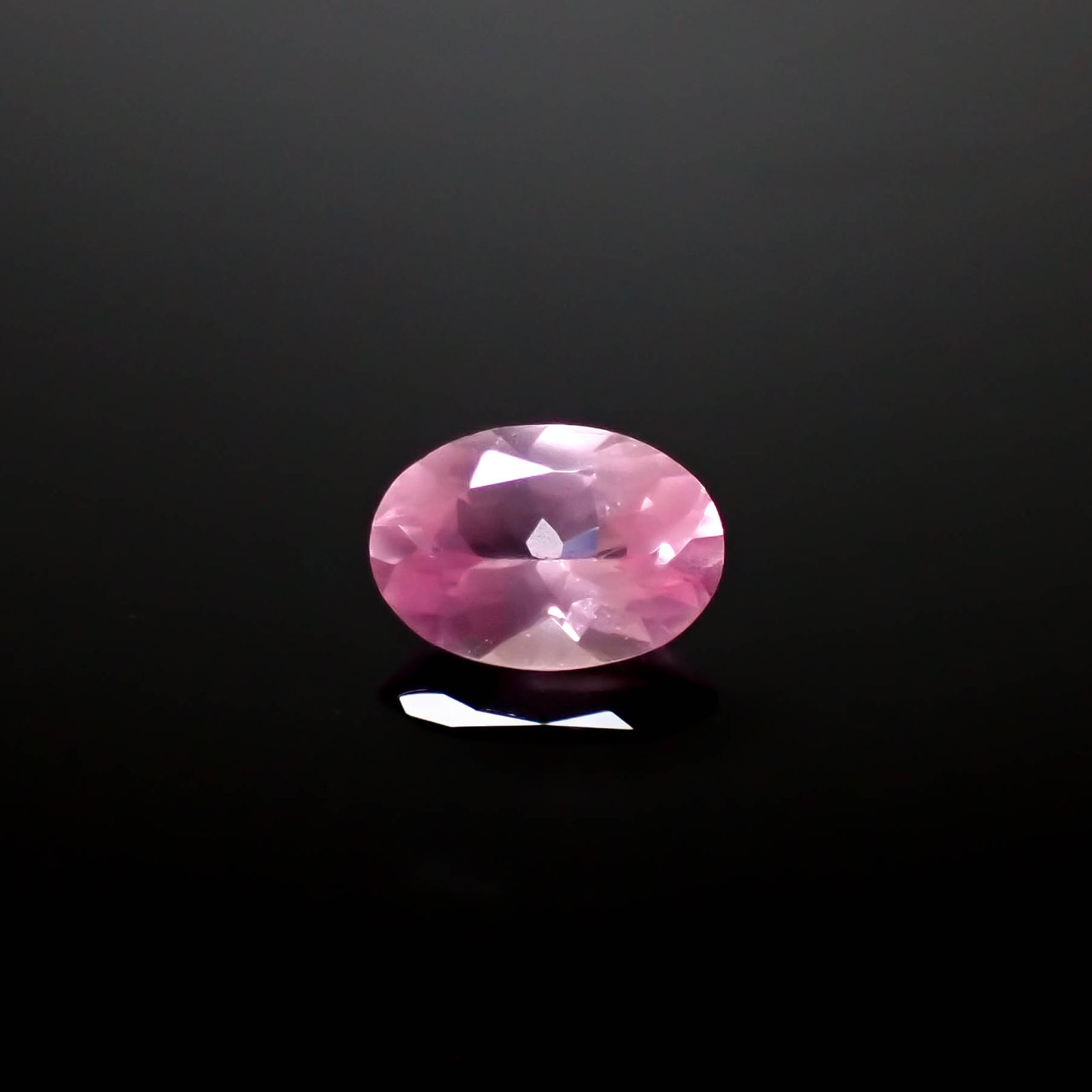 シルキーピンクスピネル タンザニア産 0.49ct [250530338]6x4.2mm前後