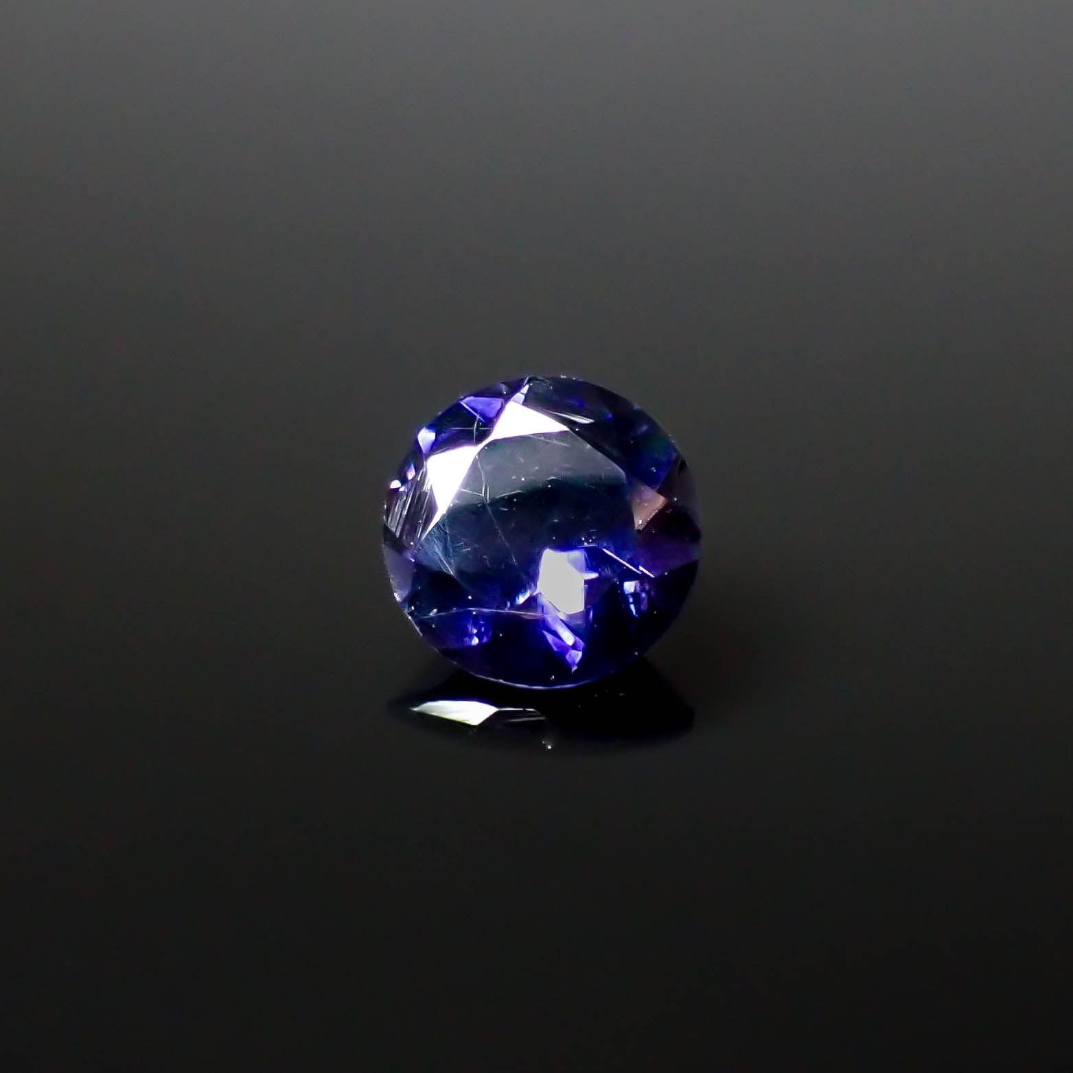 アイオライト タンザニア産 0.95ct [250430270]7.1x7.1mm前後