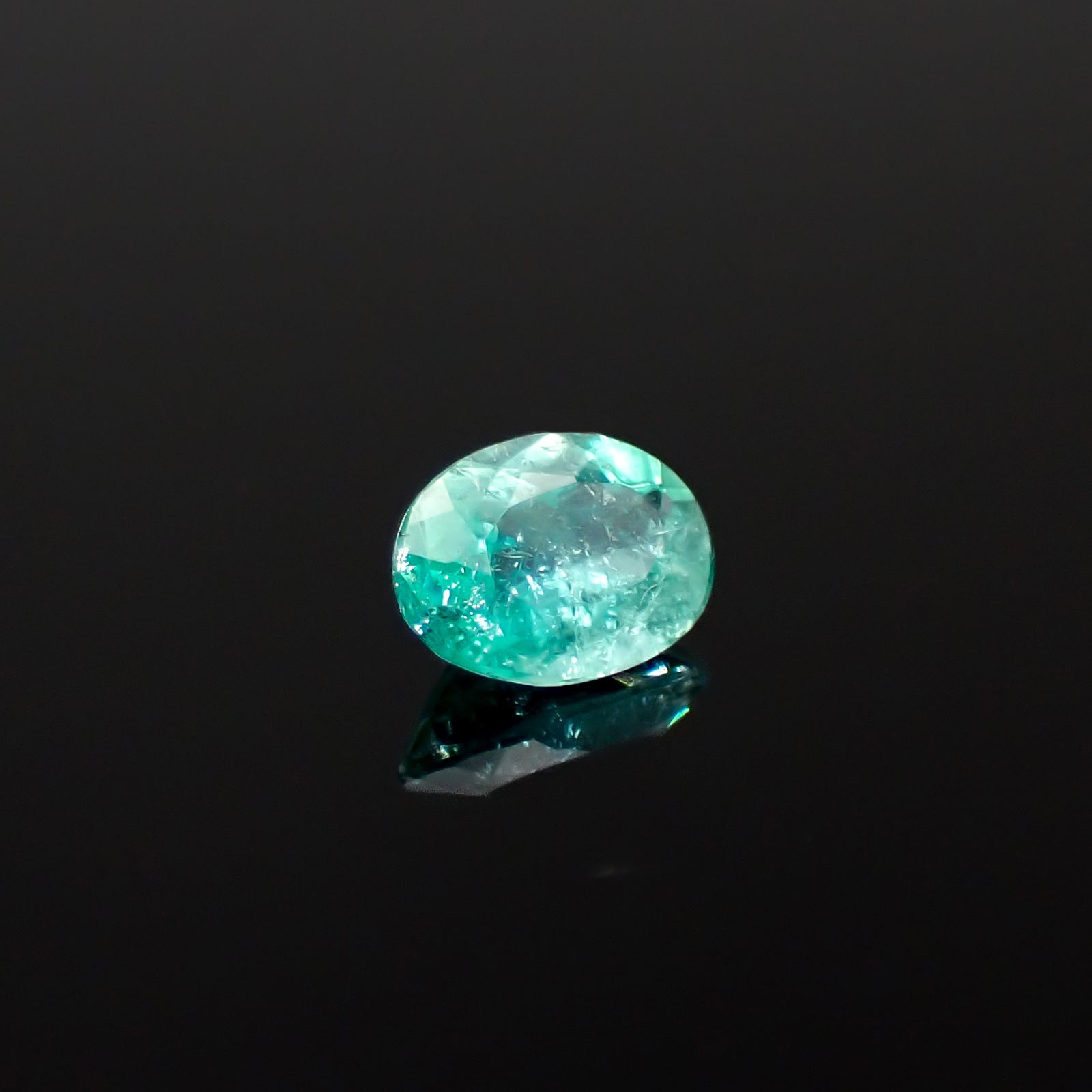 パライバトルマリン ブラジル・パライバ州バターリャ鉱山産 0.26ct[240928740]4.9x3.6mm前後