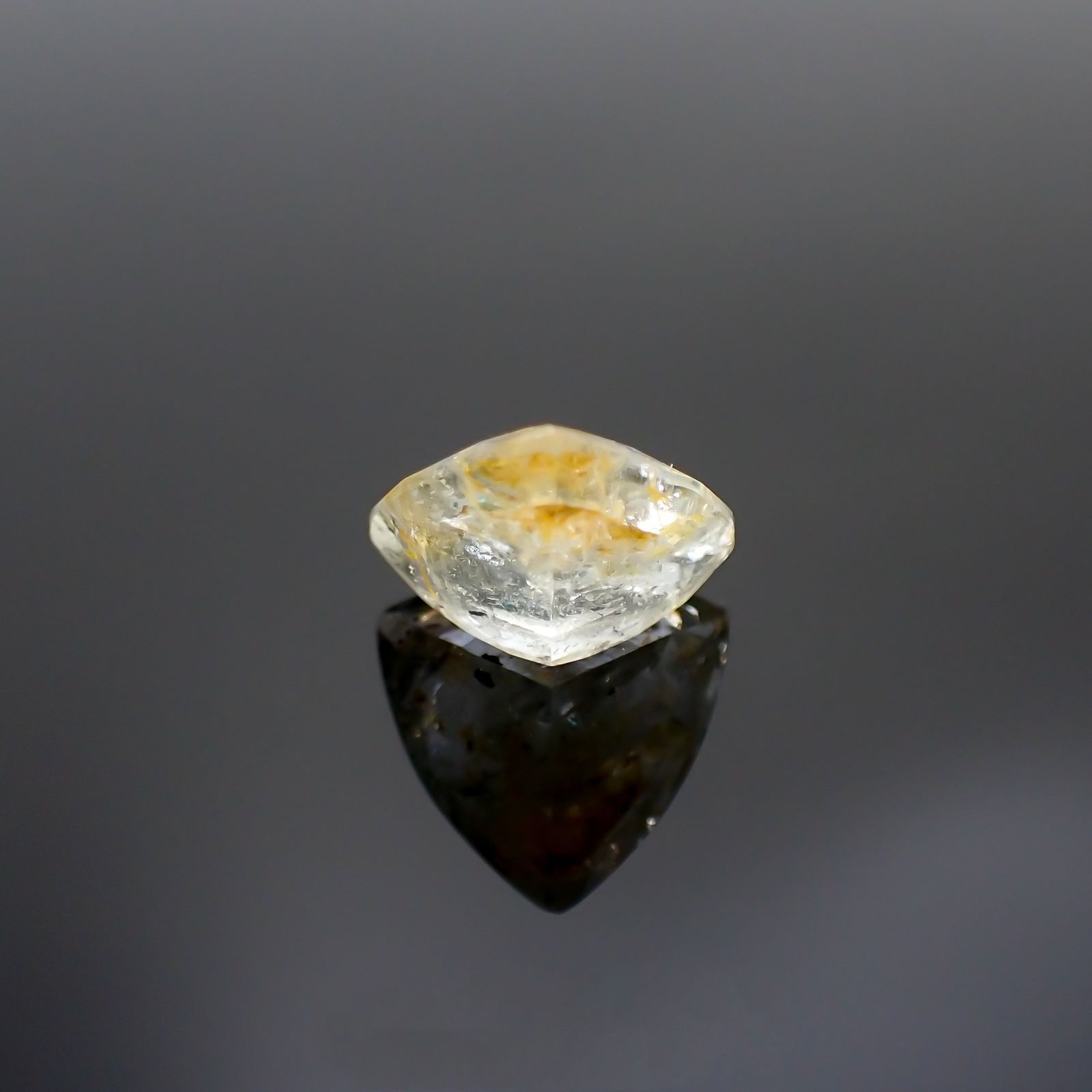 オーロラアクアマリン ブラジル産 4.78ct [220114399]11.8x12.2mm前後