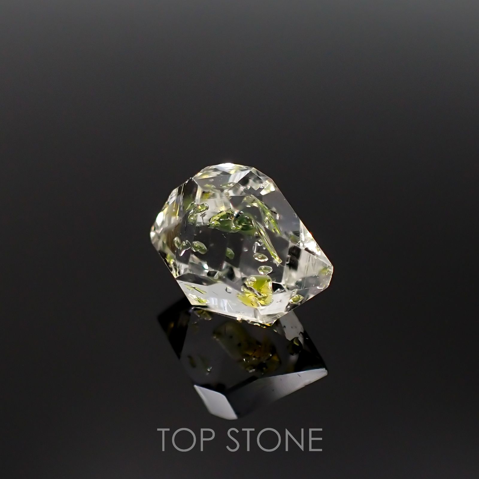 オイルインクォーツ 原石 パキスタン産 3.30ct[220917686]11.1x8.6mm前後