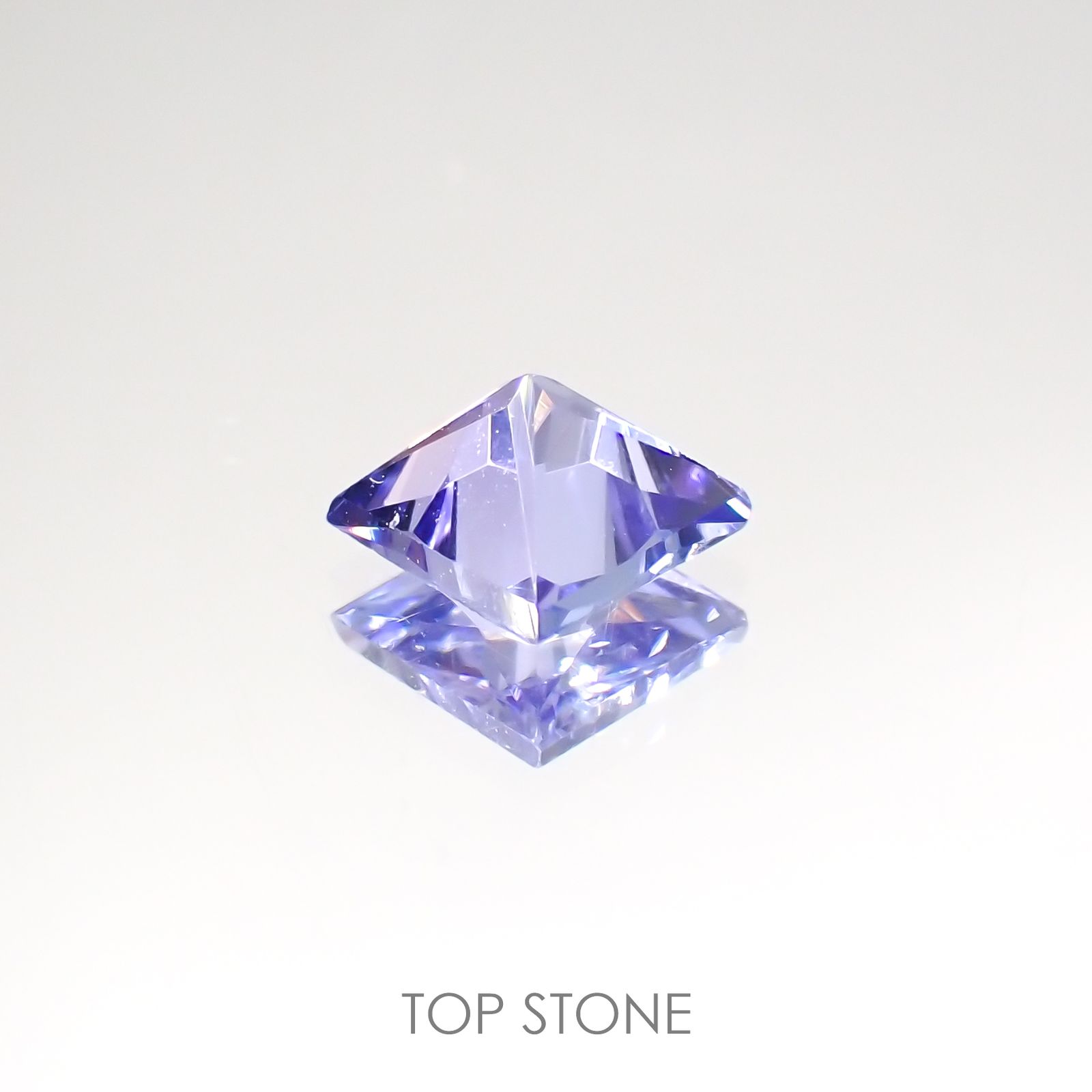タンザナイト(宝石名タンザナイト)タンザニア産 0.42ct 識別済[220113855]4.3x4.3mm前後