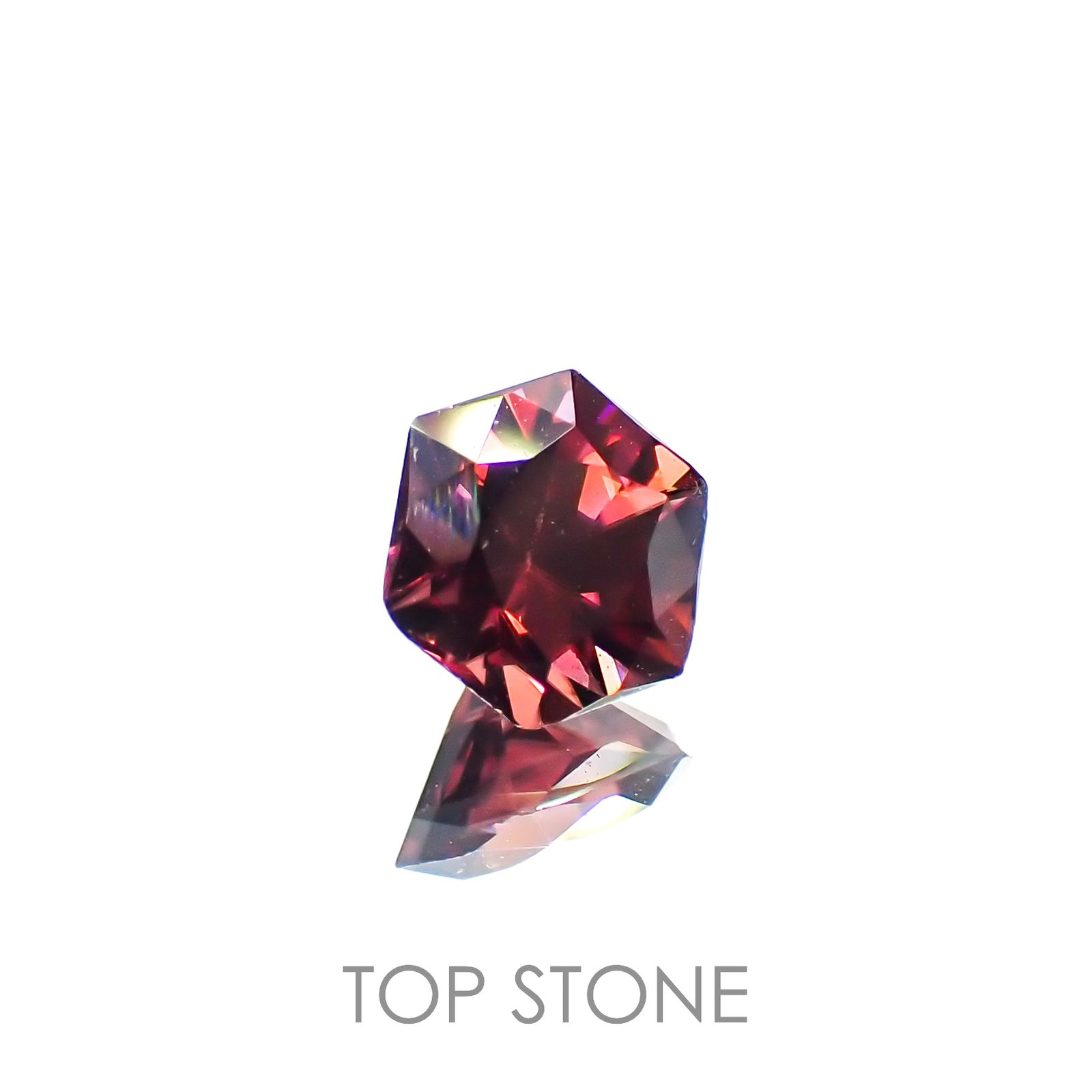 ◇ヘキサゴンカット◇レッドジルコン(宝石名ジルコン)スリランカ/カンボジア産 0.74ct 識別済[221219495]4.9x4.8mm前後