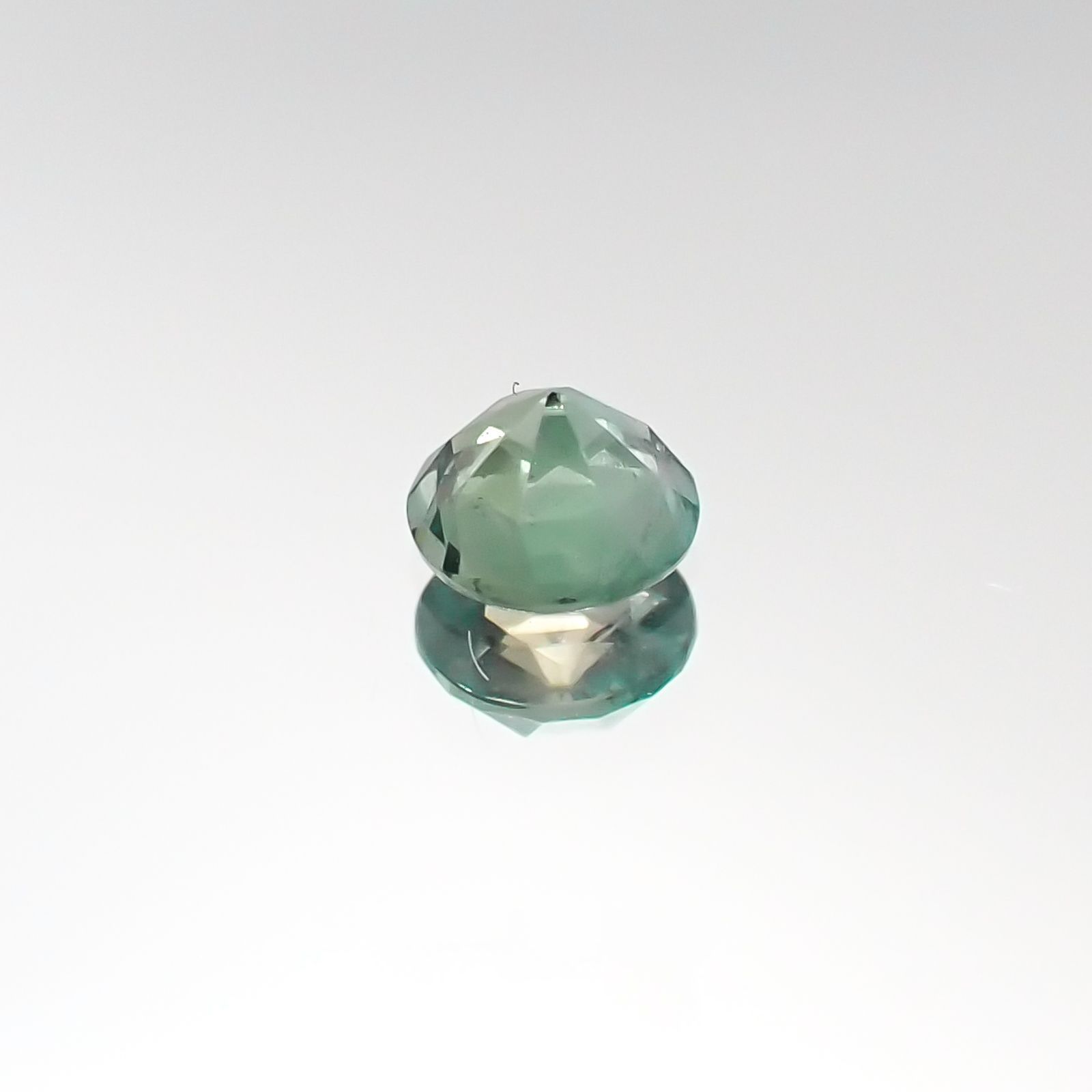 アレキサンドライト(宝石名アレキサンドライト) ブラジル産 0.23ct 識別済[20095539]3.8×3.7mm前後