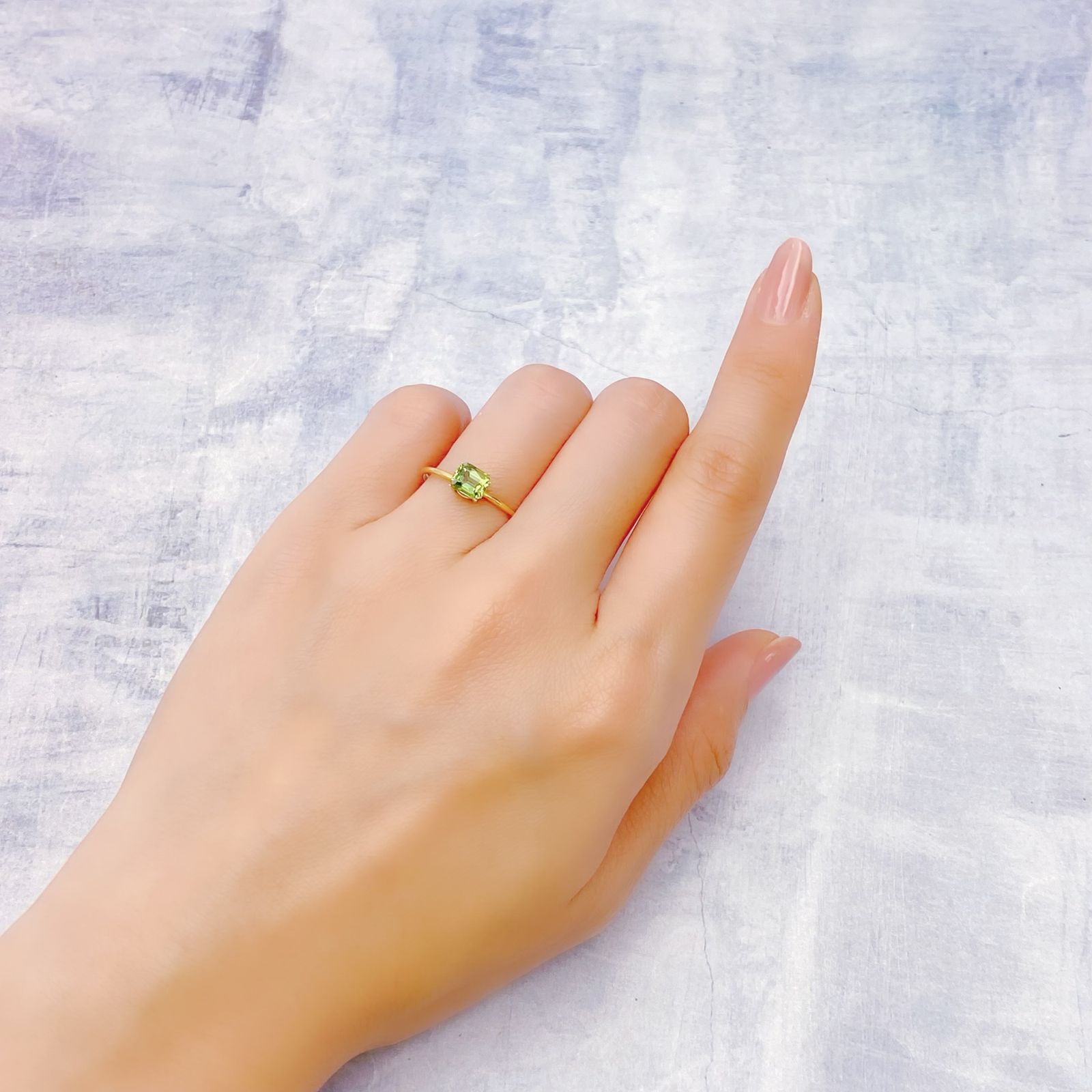 グリーンアパタイト マダガスカル産 0.75ct [241129483]5.6x4.5mm前後