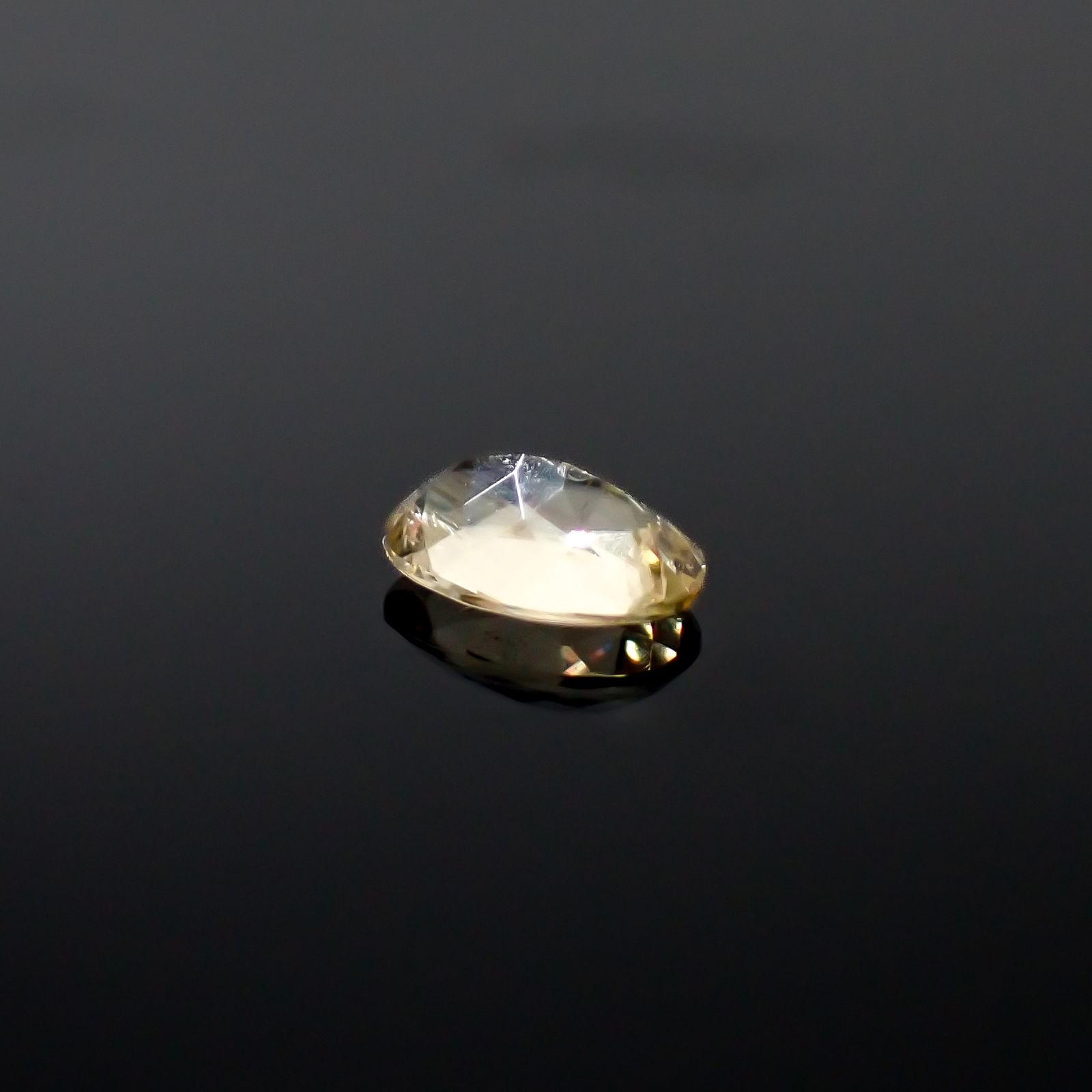 ブラソバイト(宝石名ブラソバイト)カナダ・ケベック州産 ソ付(日独) 0.407ct / 5.99x4.13mm前後 [260632490]