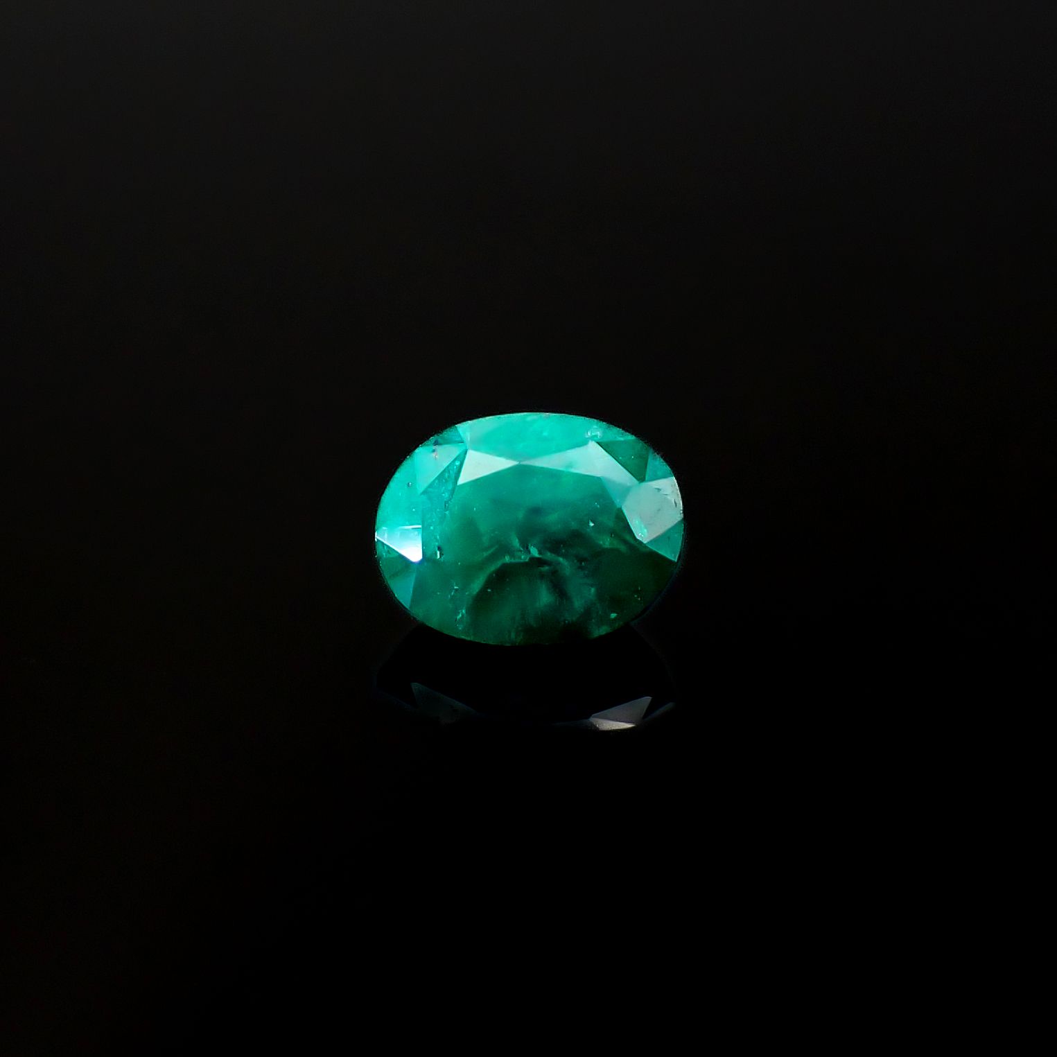 ダイオプテーズ ナミビア産 0.99ct / 7.1x5.5mm前後 [260632298]