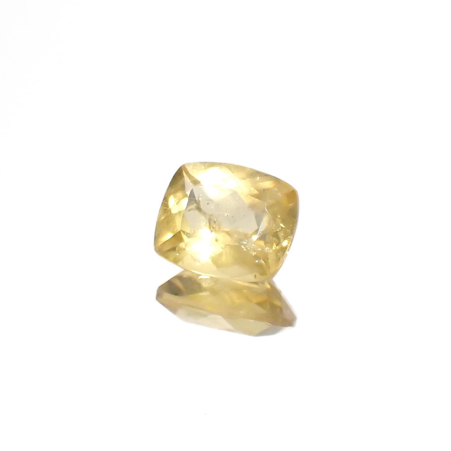 コンドロダイト(宝石名コンドロダイト)タンザニア産 1.076ct ソ付(彩珠)[231023774]6.8x5.6mm前後