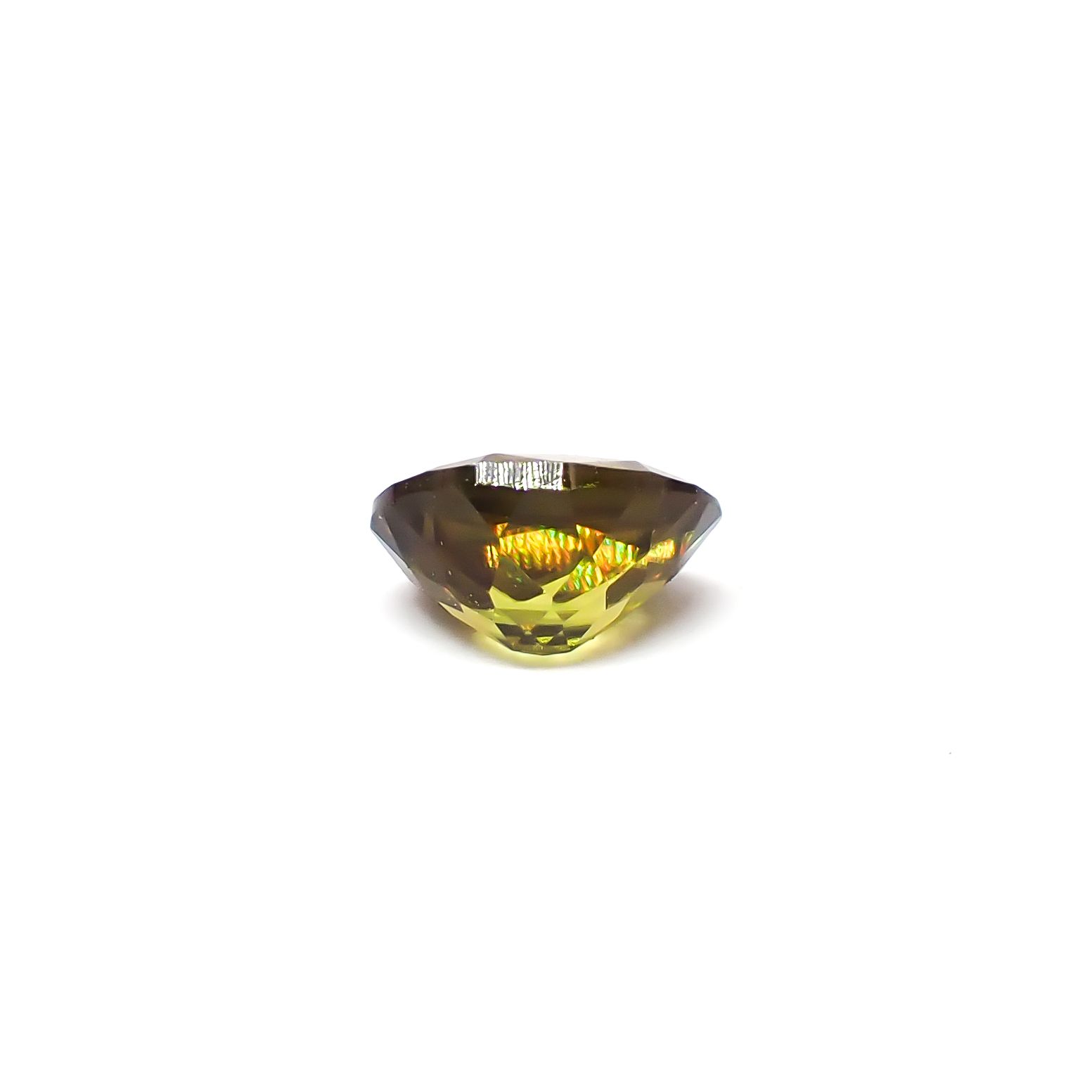 カラーチェンジスフェーン パキスタン産 0.37ct / 5x3.8mm前後 [260632437]