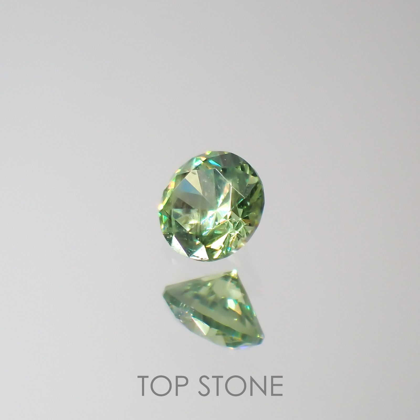 デマントイドガーネット(宝石名デマントイド・ガーネット)ロシア産 0.14ct 識別済[220616530]3.1x3.1mm前後