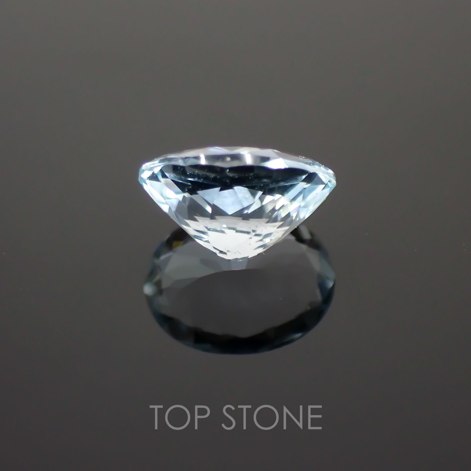 アクアマリン(宝石名アクアマリン) ナイジェリア産 0.72ct 識別済[19111503]6.8×5.2mm前後