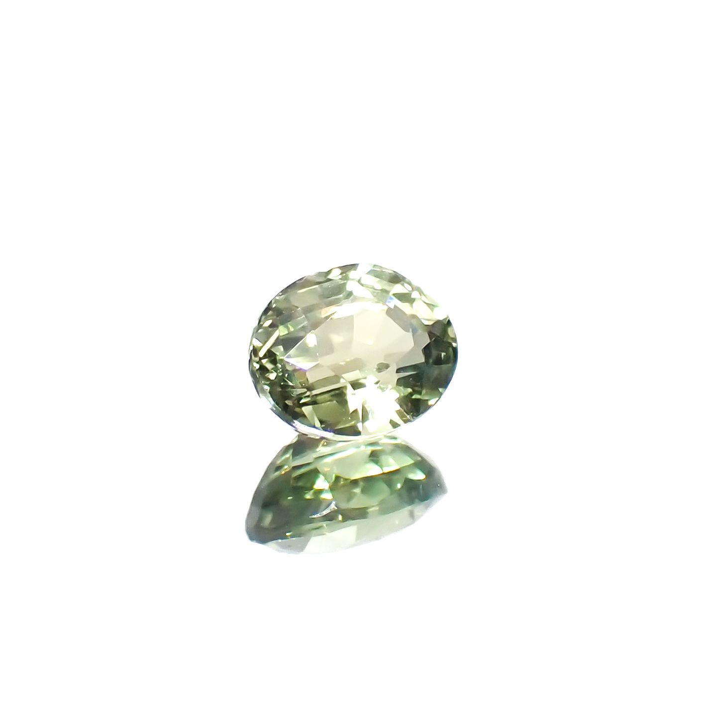 バナジウムクリソベリル(宝石名クリソベリル)マダガスカル産 0.486ct ソ付(日独)[240527635]5x4.06mm前後