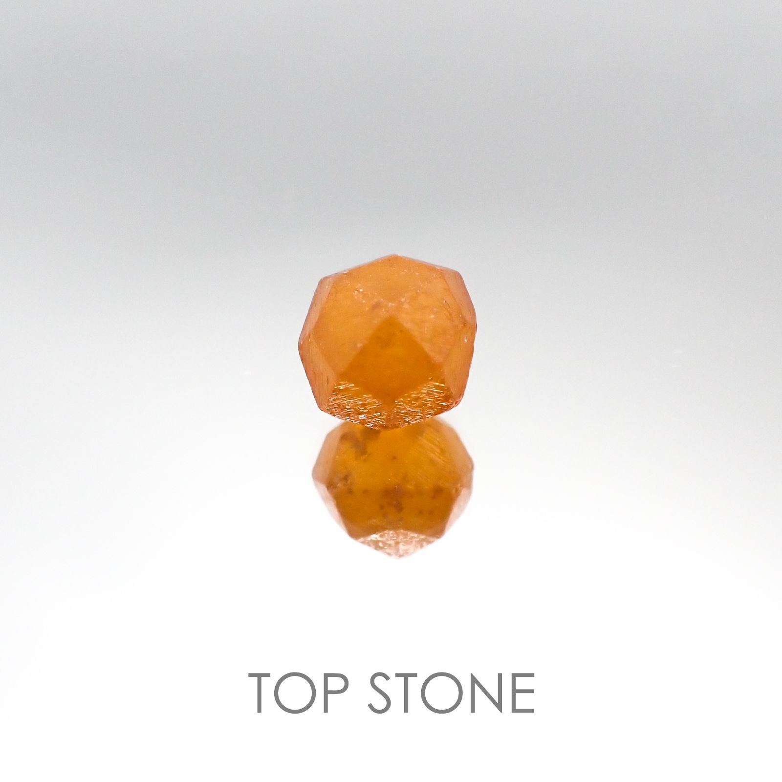 スペサルティンガーネット マンダリンオレンジカラー タンザニア産 原石・結晶 7.3ct[20095396]10.2×9.8mm前後
