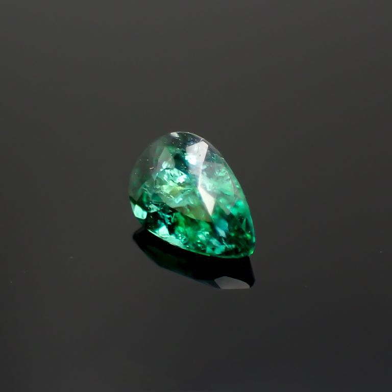 パライバトルマリン(宝石名トルマリン/別名パライバ・トルマリン)ブラジル・パライバ州バターリャ鉱山産 0.414ct ソ付(宝貴協)[221018794]6x4mm前後