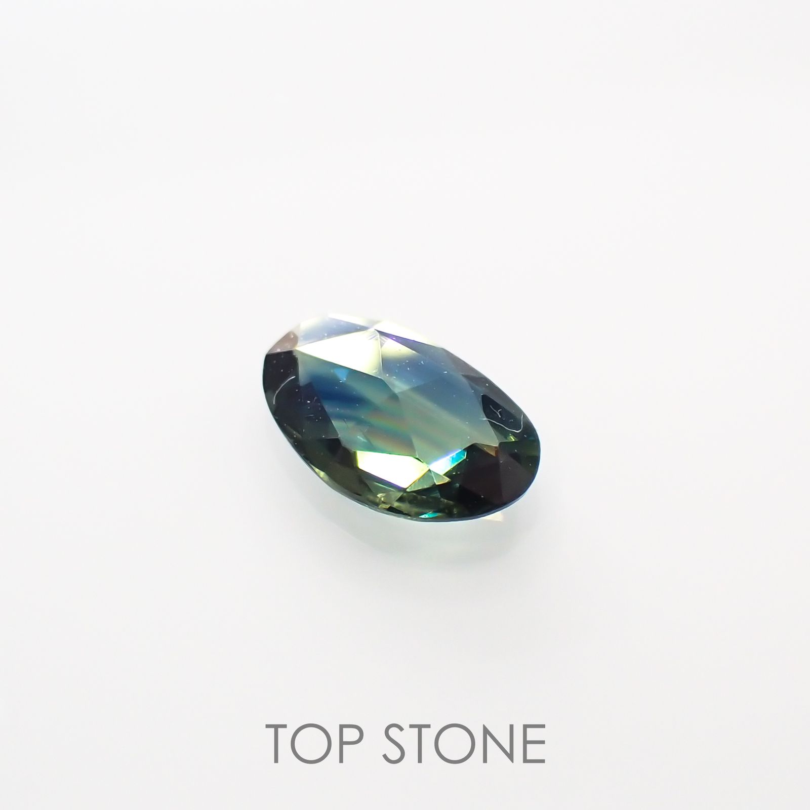 ◇ローズカット◇パーティカラーサファイア(宝石名パーティカラード・サファイア) マダガスカル産 0.66ct 識別済[210913205]7.5×4.7mm前後