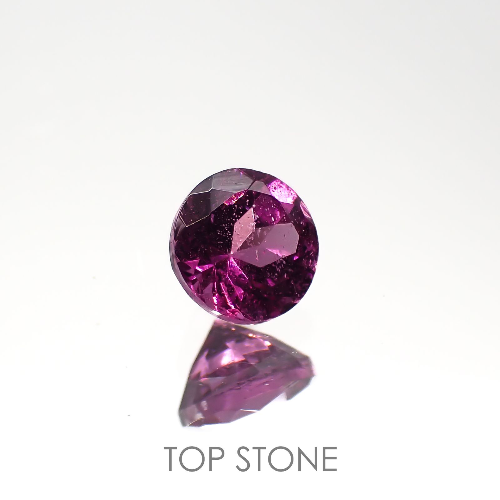 カラーシフト マラヤガーネット(宝石名ガーネット)タンザニア産 0.40ct 識別済[220817280]4.1x4.1mm前後