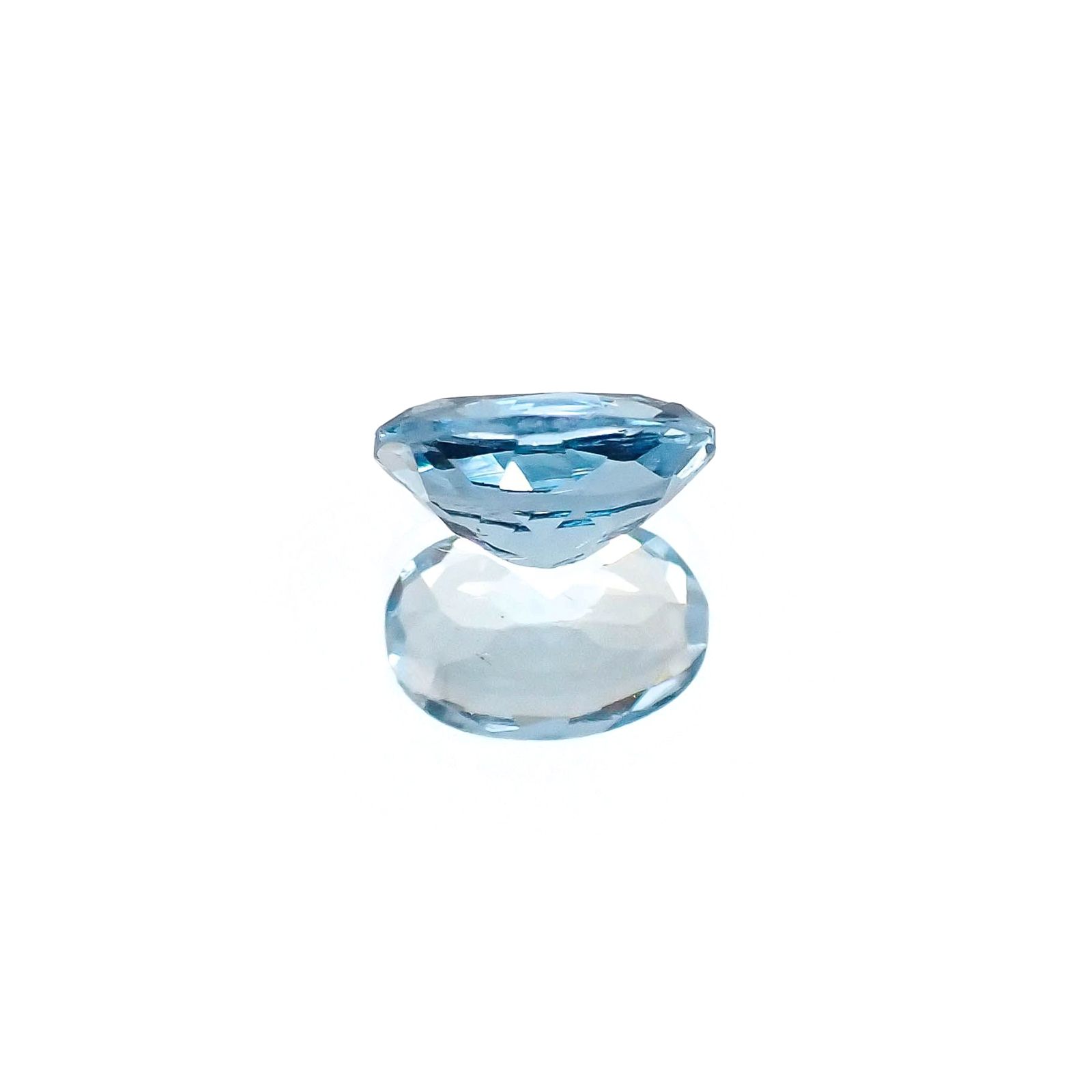 アクアマリン サンタマリアカラー(宝石名アクアマリン)モザンビーク産 識別済 0.45ct / 6.1x4.2mm前後 [2630622262]